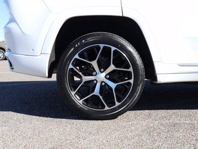 2023 Jeep Grand Cherokee Summit