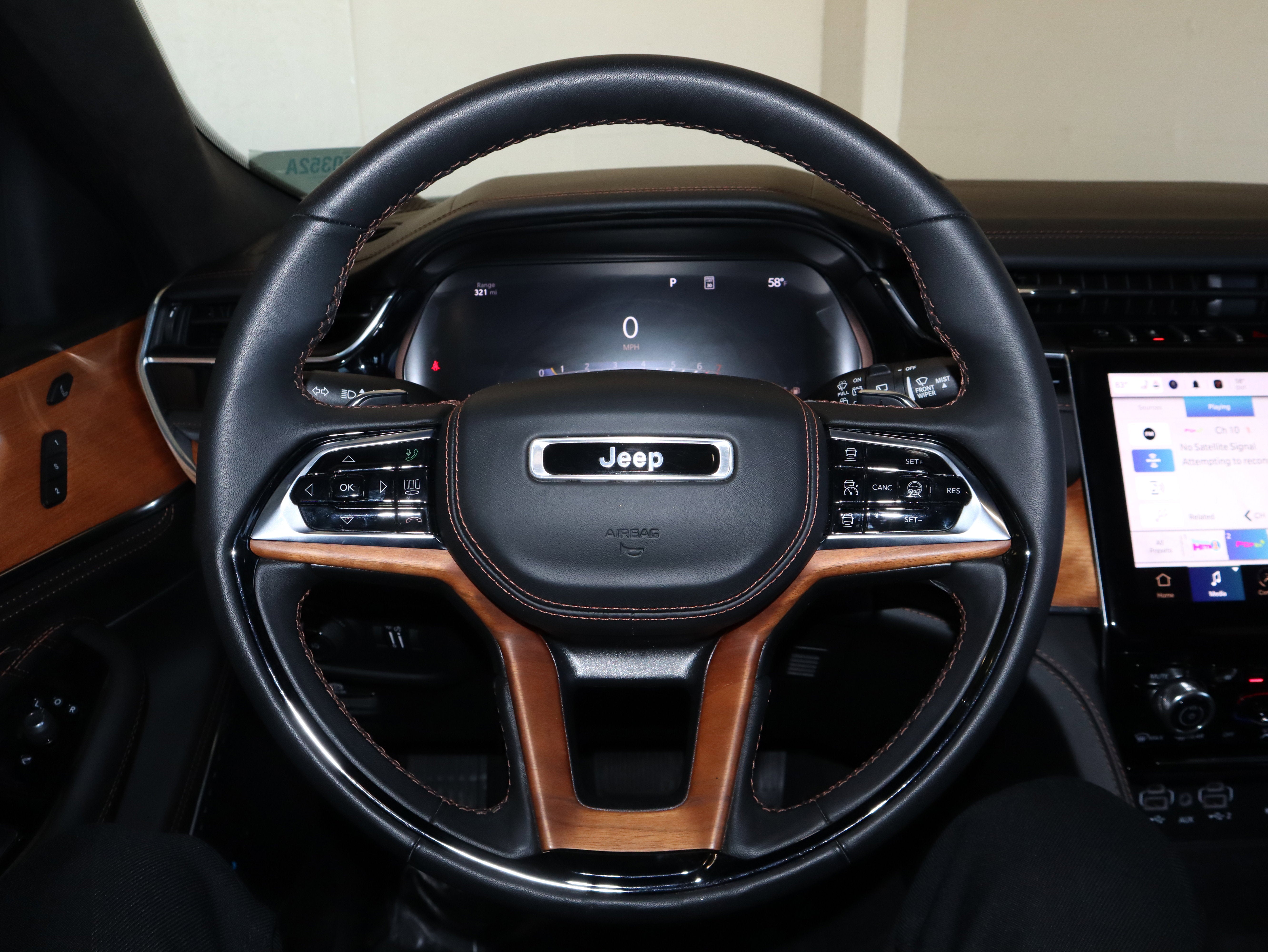 2023 Jeep Grand Cherokee Summit