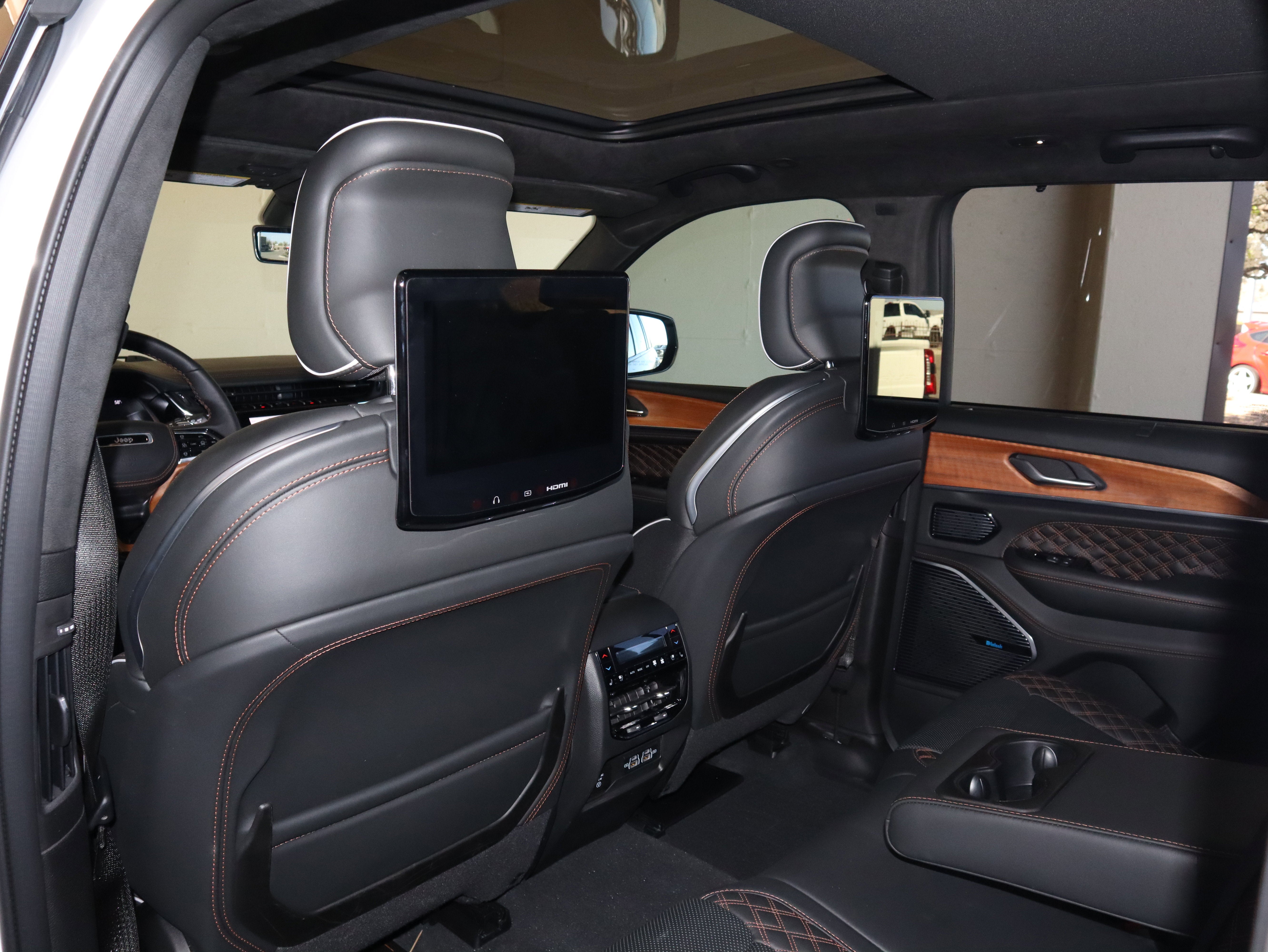 2023 Jeep Grand Cherokee Summit