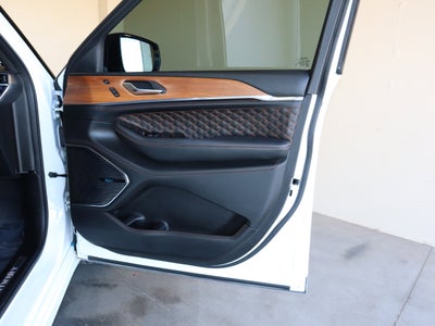 2023 Jeep Grand Cherokee Summit