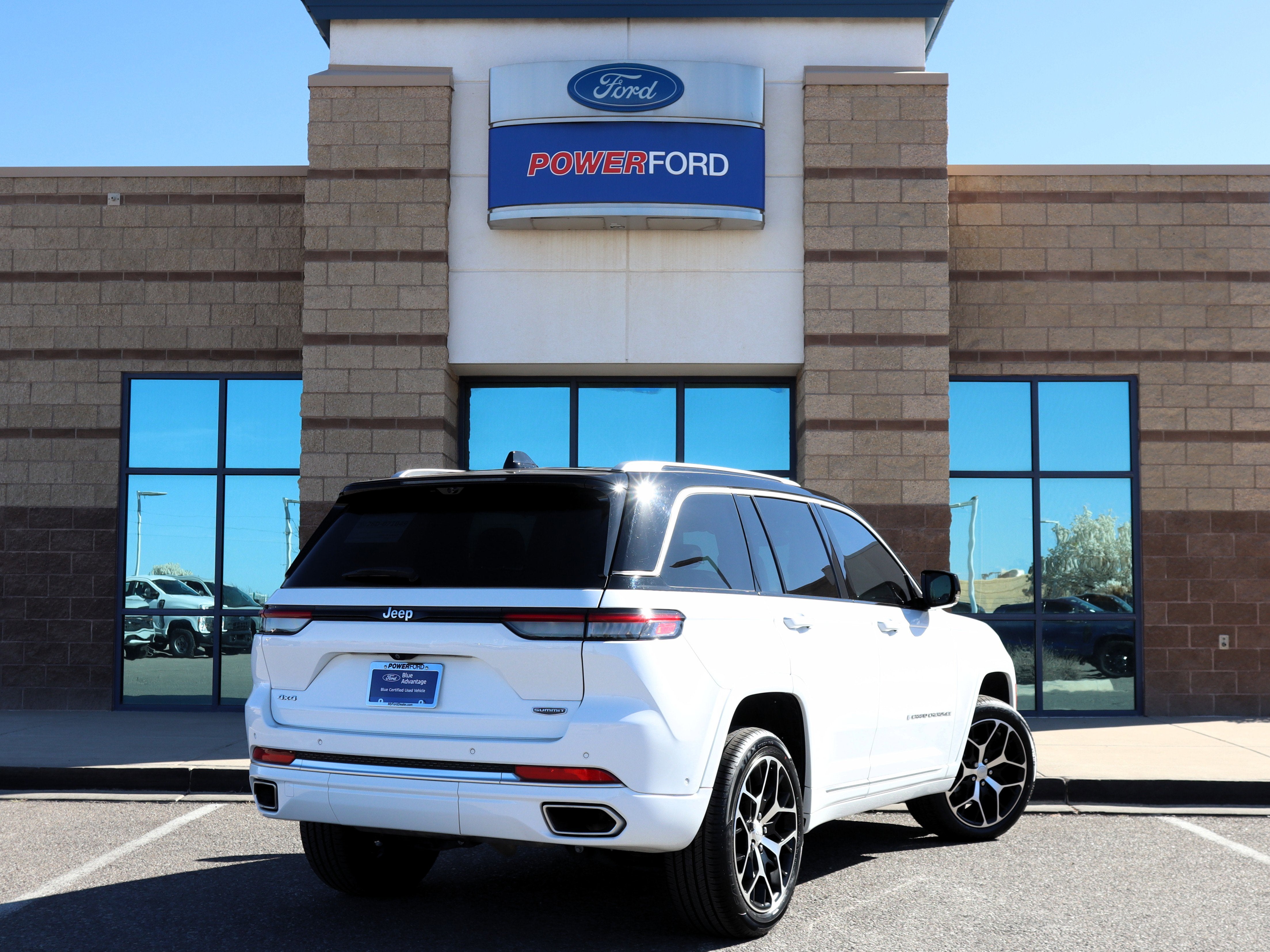 2023 Jeep Grand Cherokee Summit