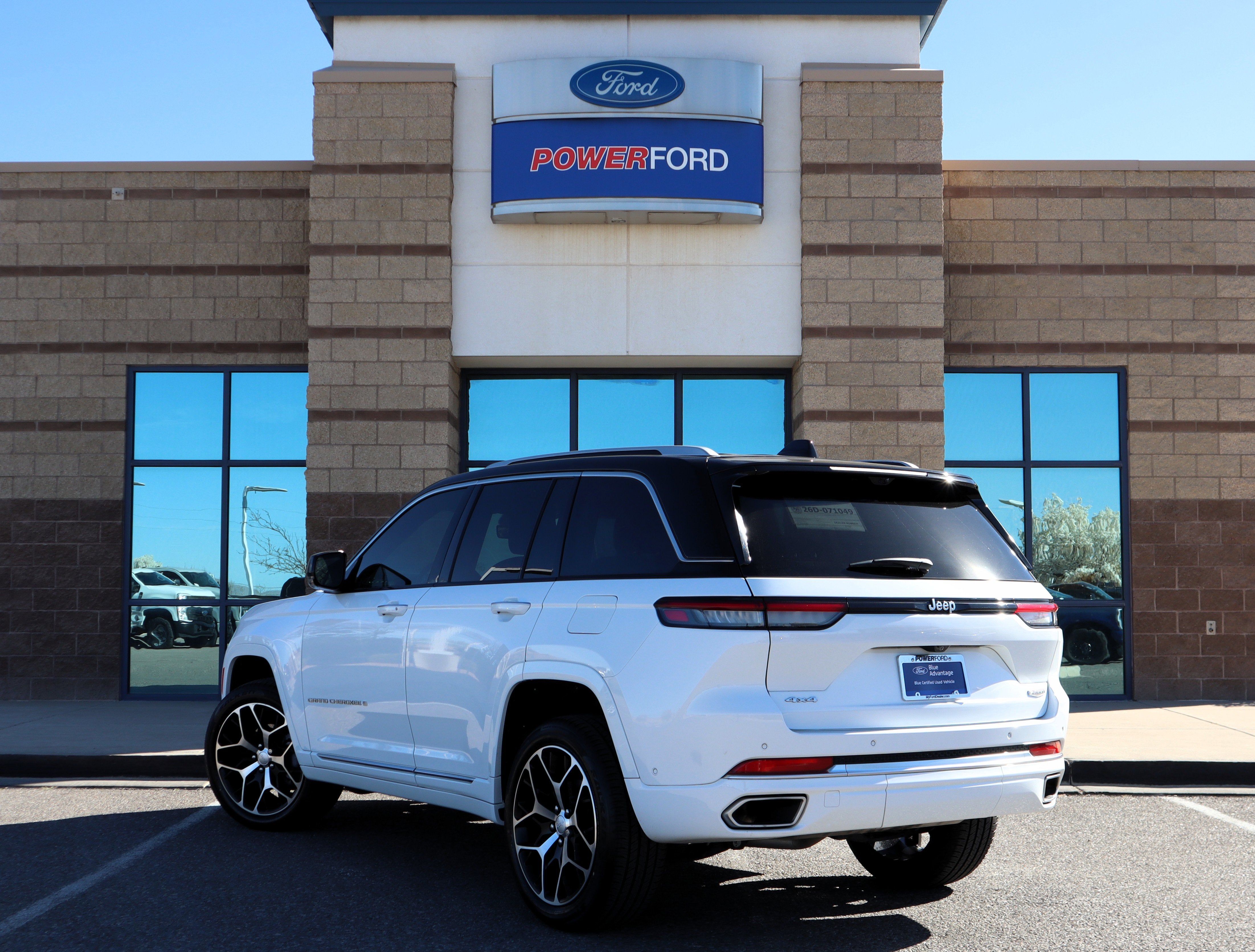 2023 Jeep Grand Cherokee Summit