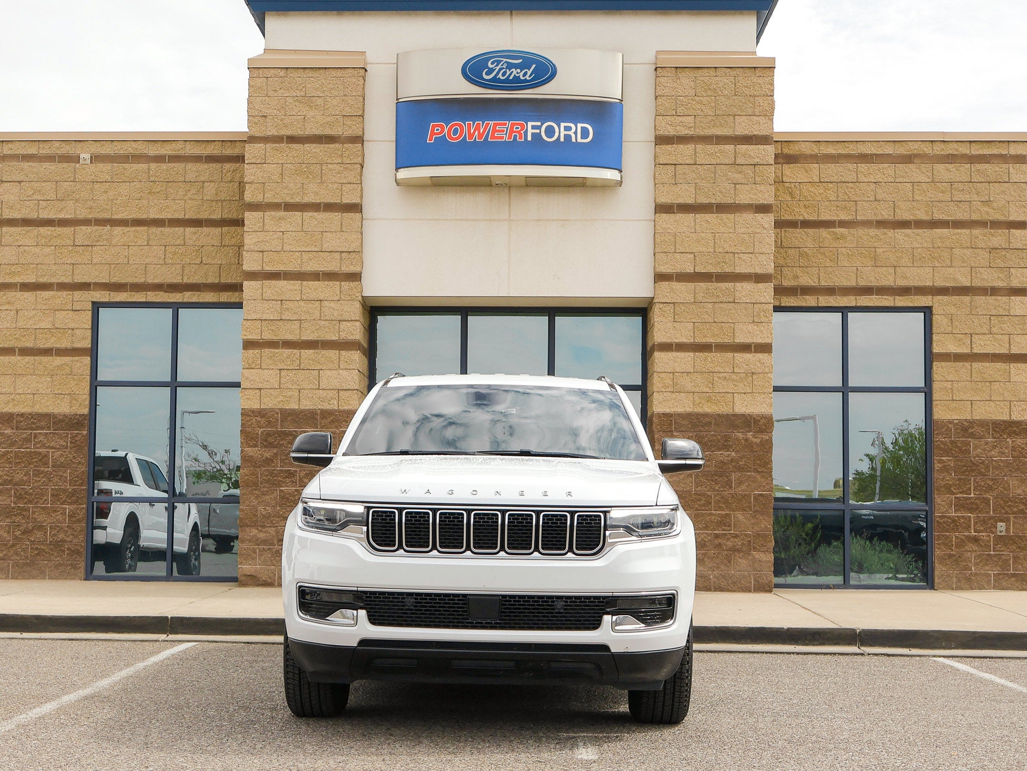 2024 Jeep Wagoneer Base
