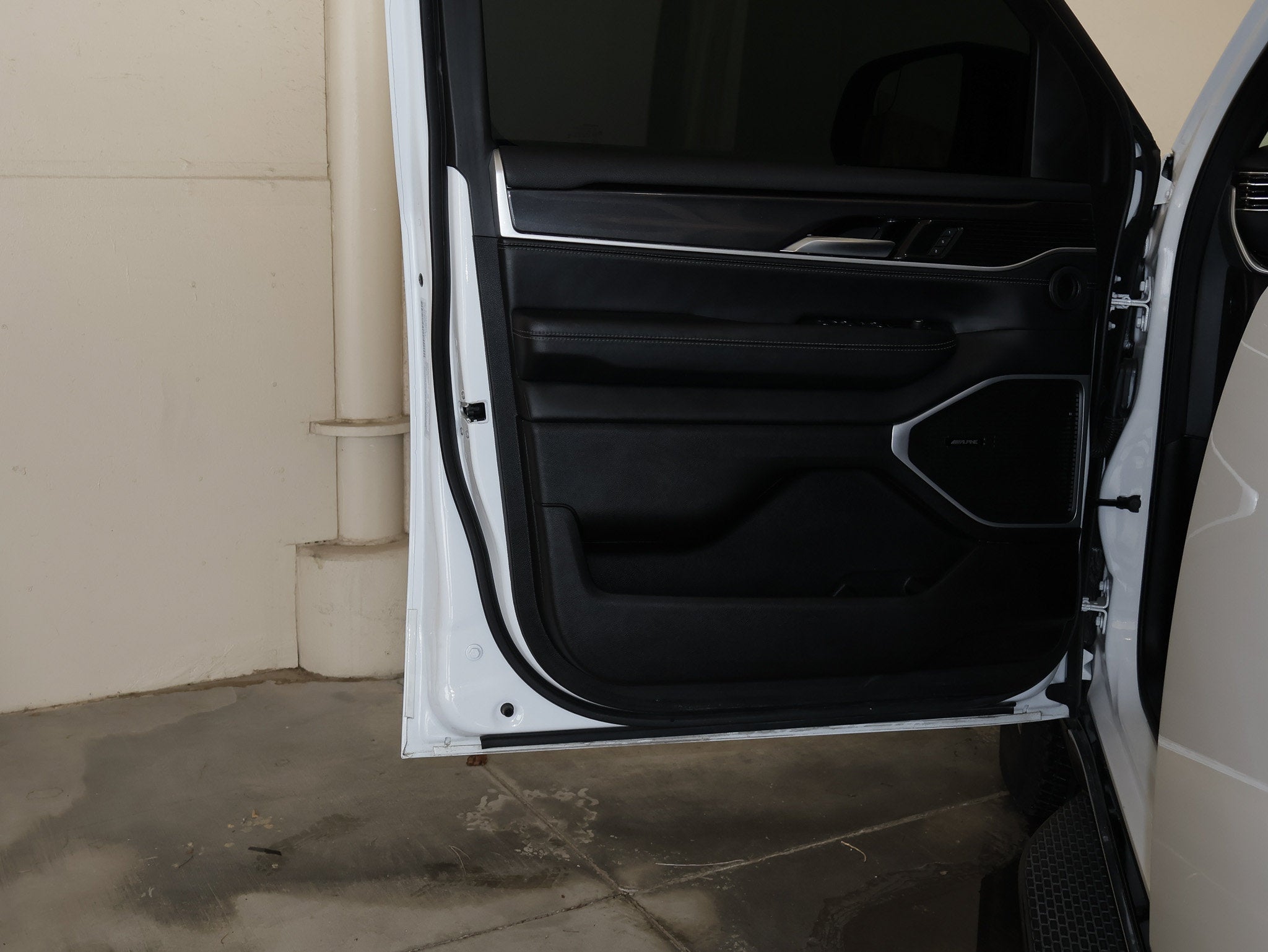 2024 Jeep Wagoneer Base