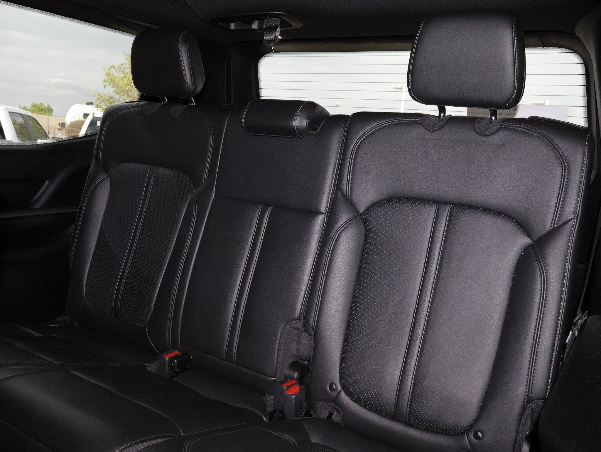 2024 Jeep Wagoneer Base