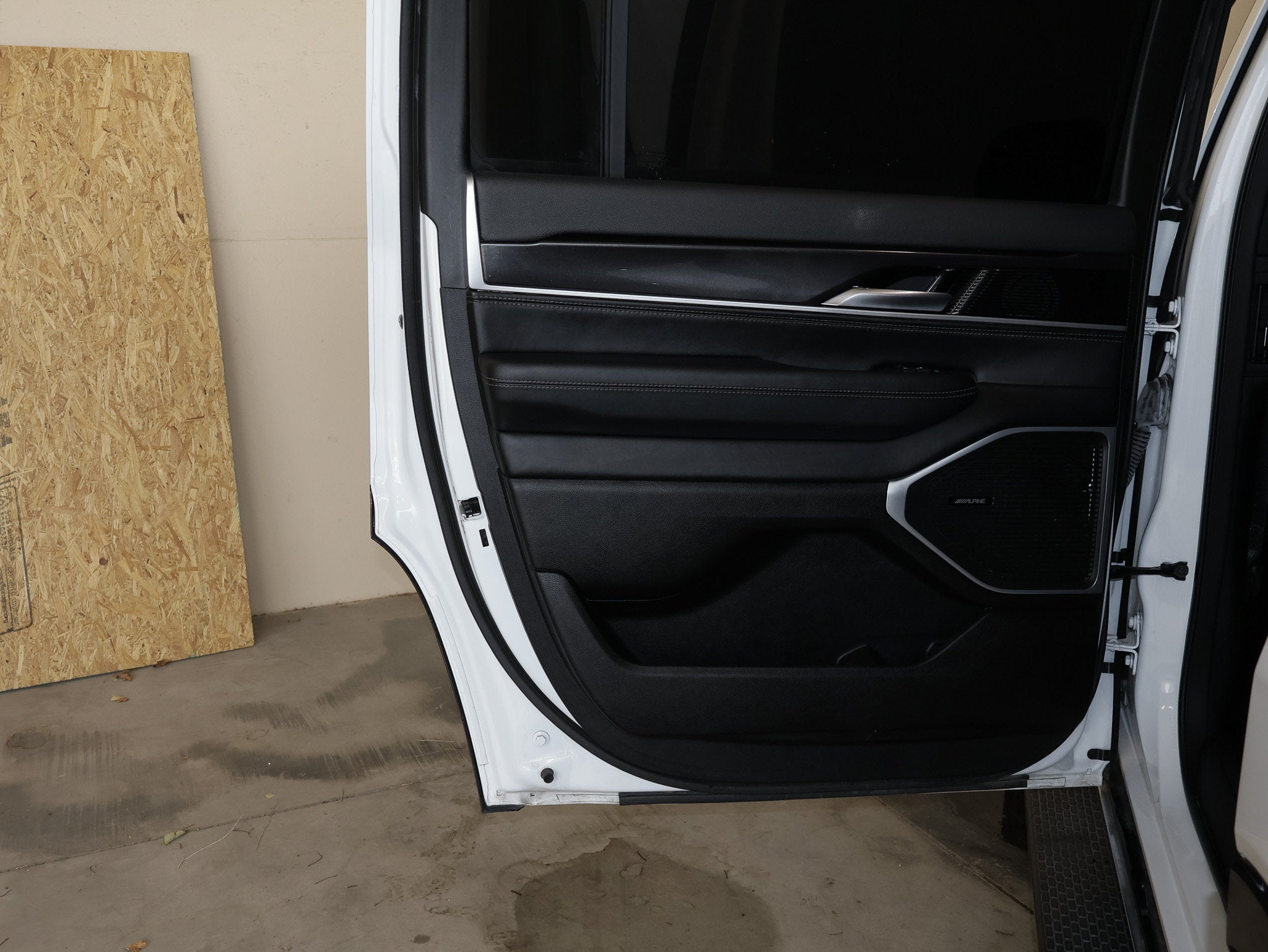 2024 Jeep Wagoneer Base