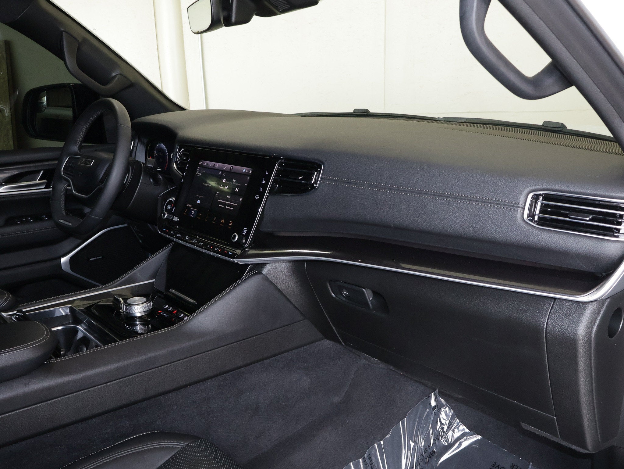 2024 Jeep Wagoneer Base