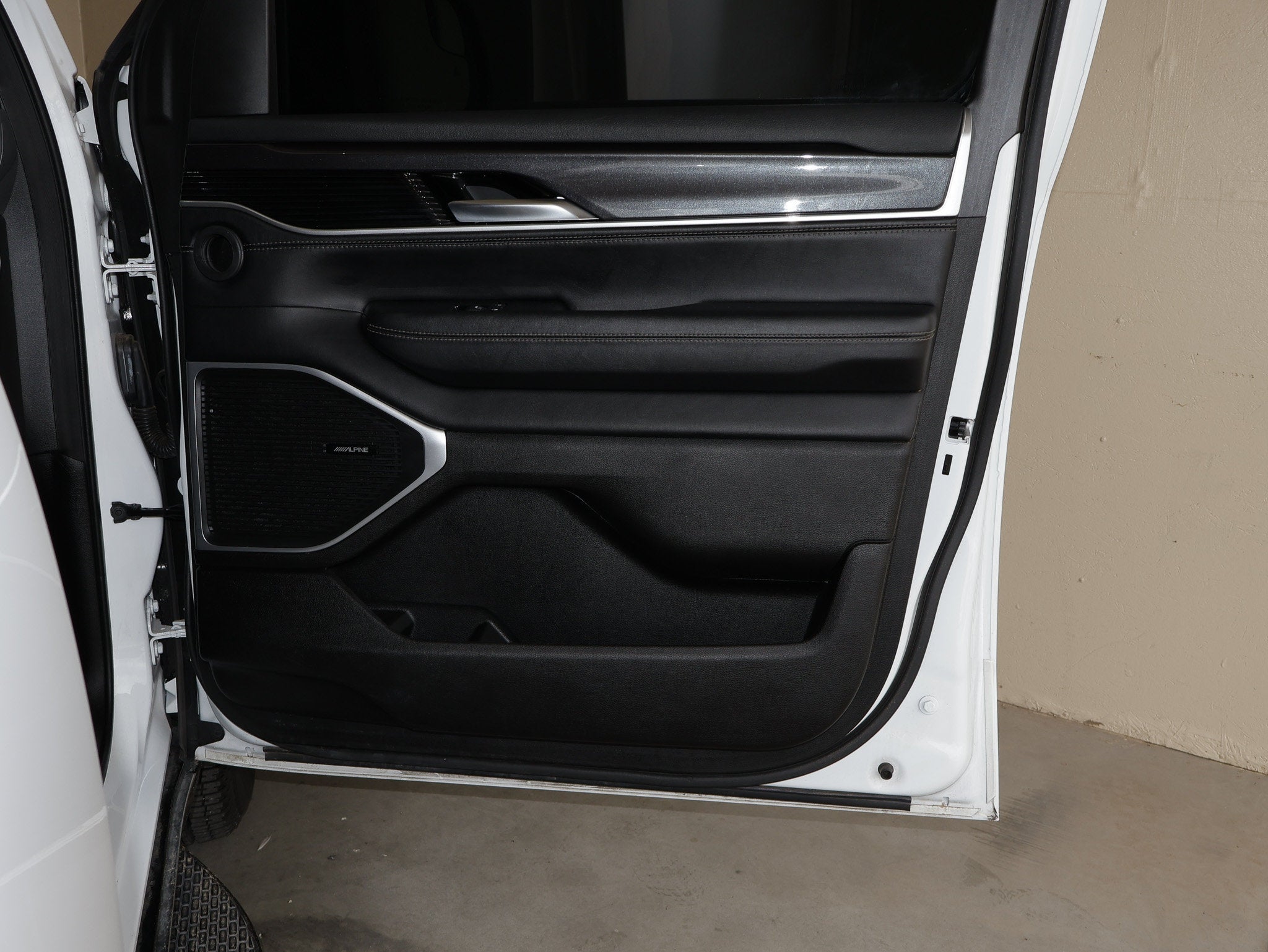 2024 Jeep Wagoneer Base