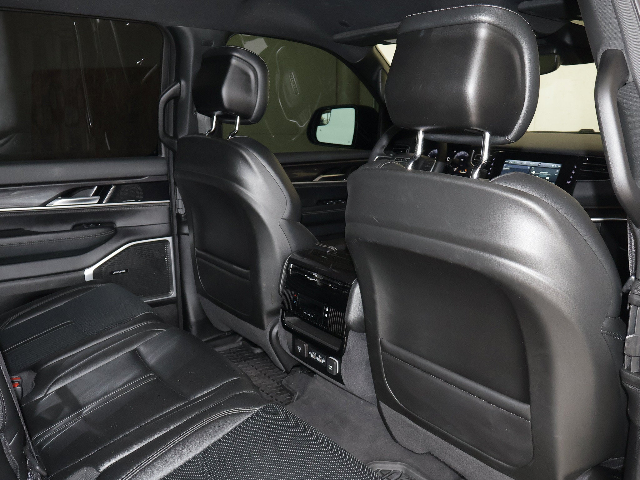 2024 Jeep Wagoneer Base