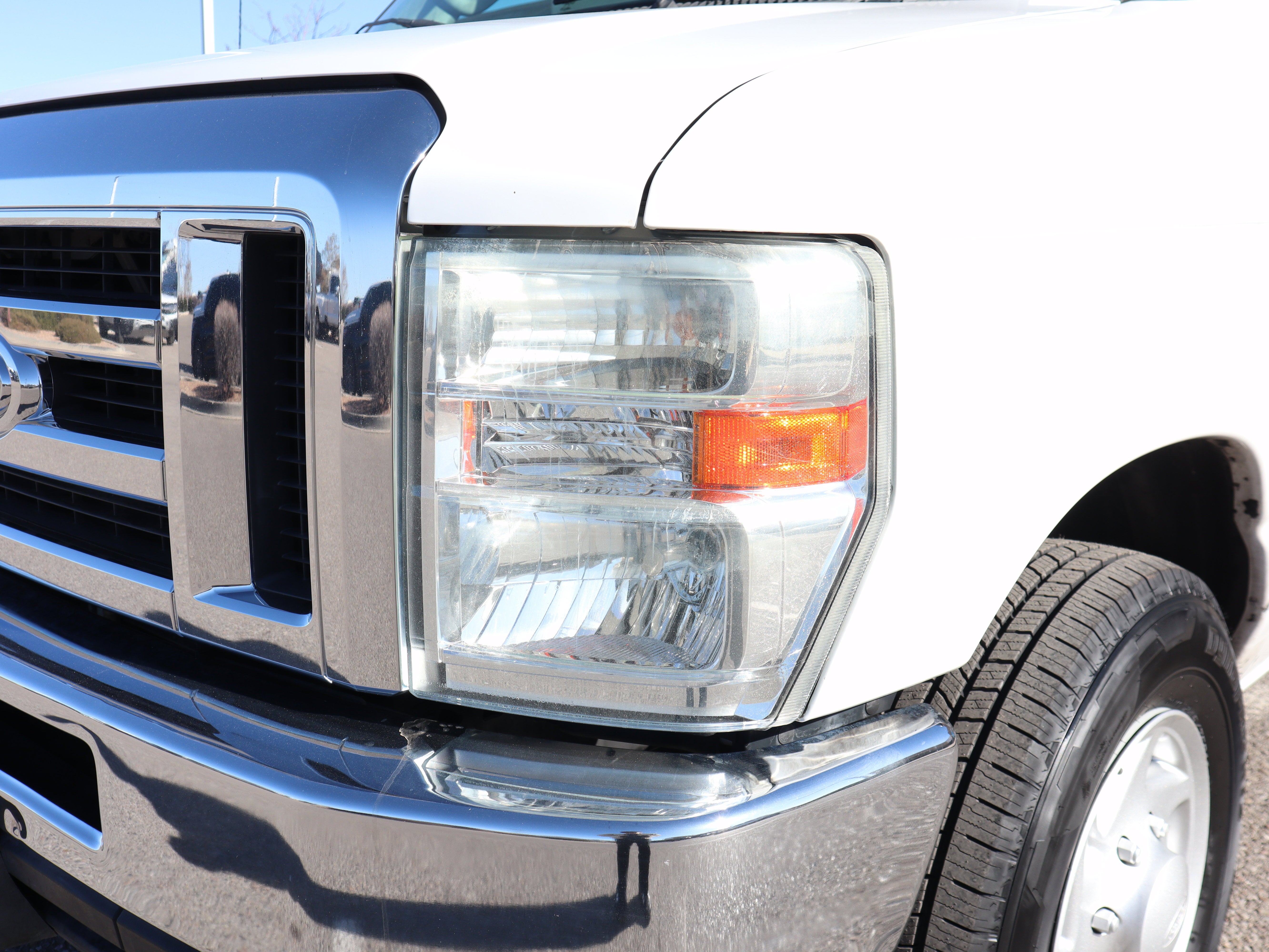 2013 Ford E-350SD XLT