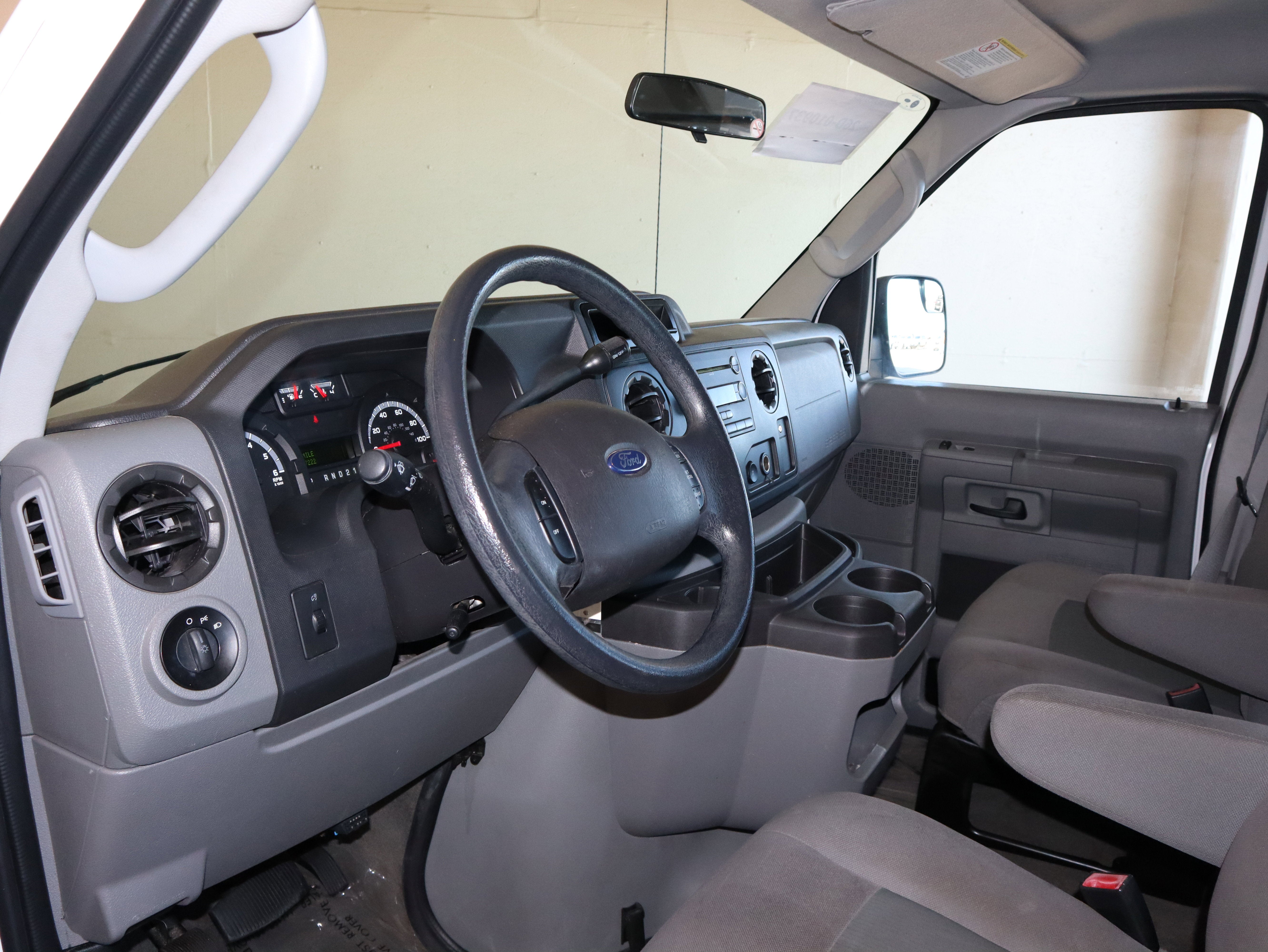 2013 Ford E-350SD XLT