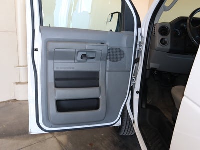 2013 Ford E-350SD XLT