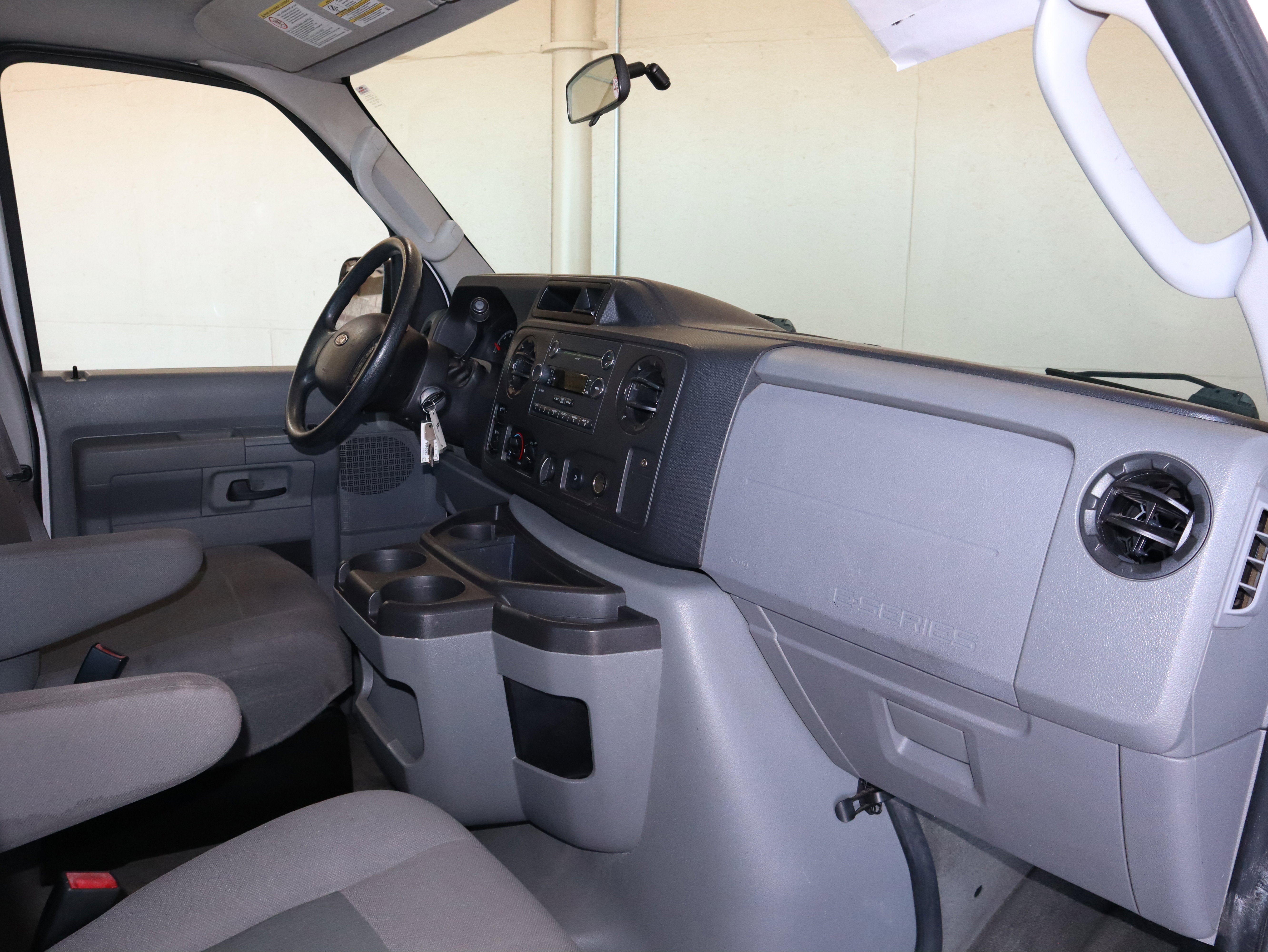 2013 Ford E-350SD XLT