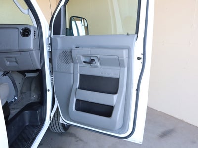 2013 Ford E-350SD XLT