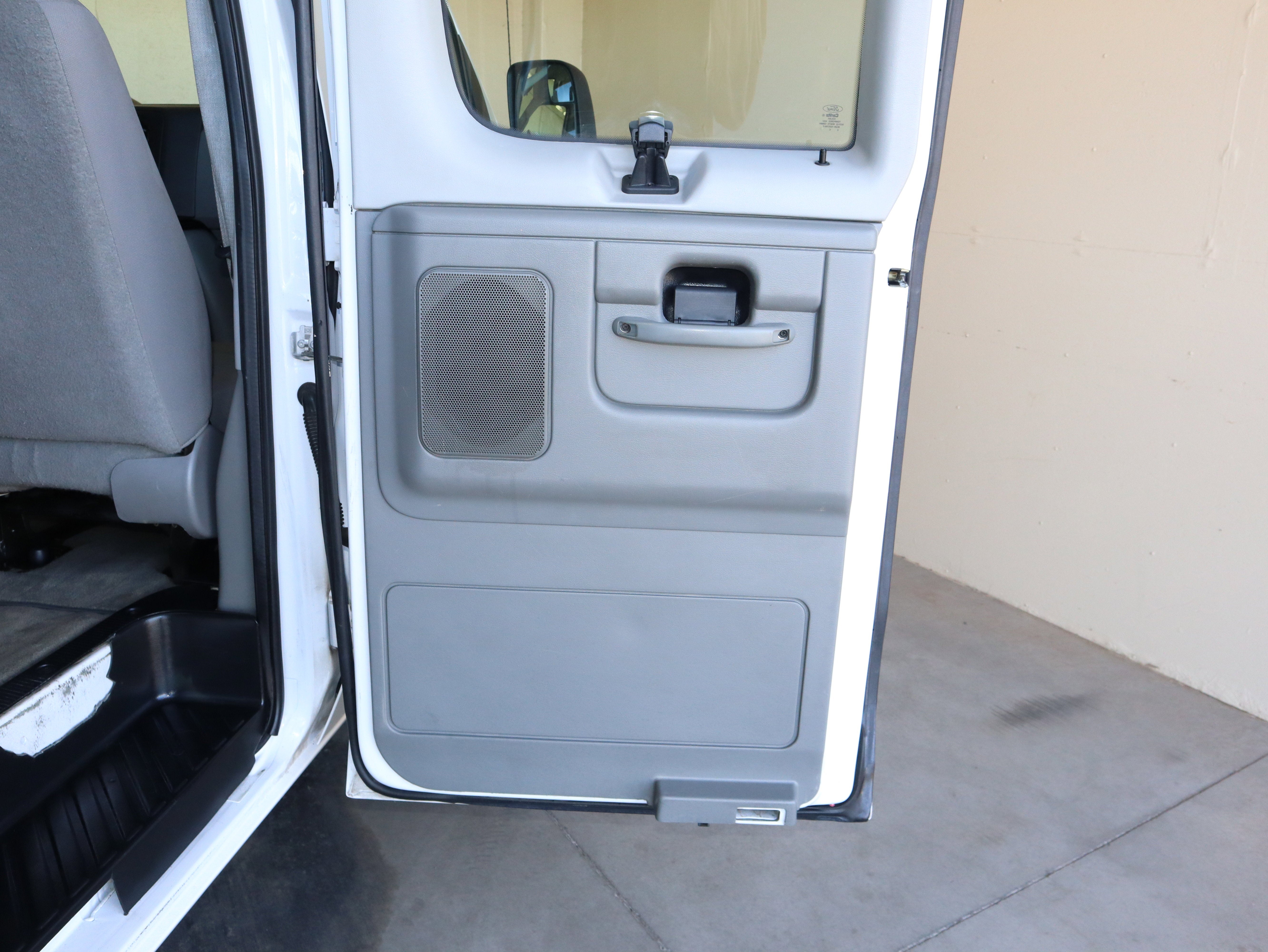 2013 Ford E-350SD XLT