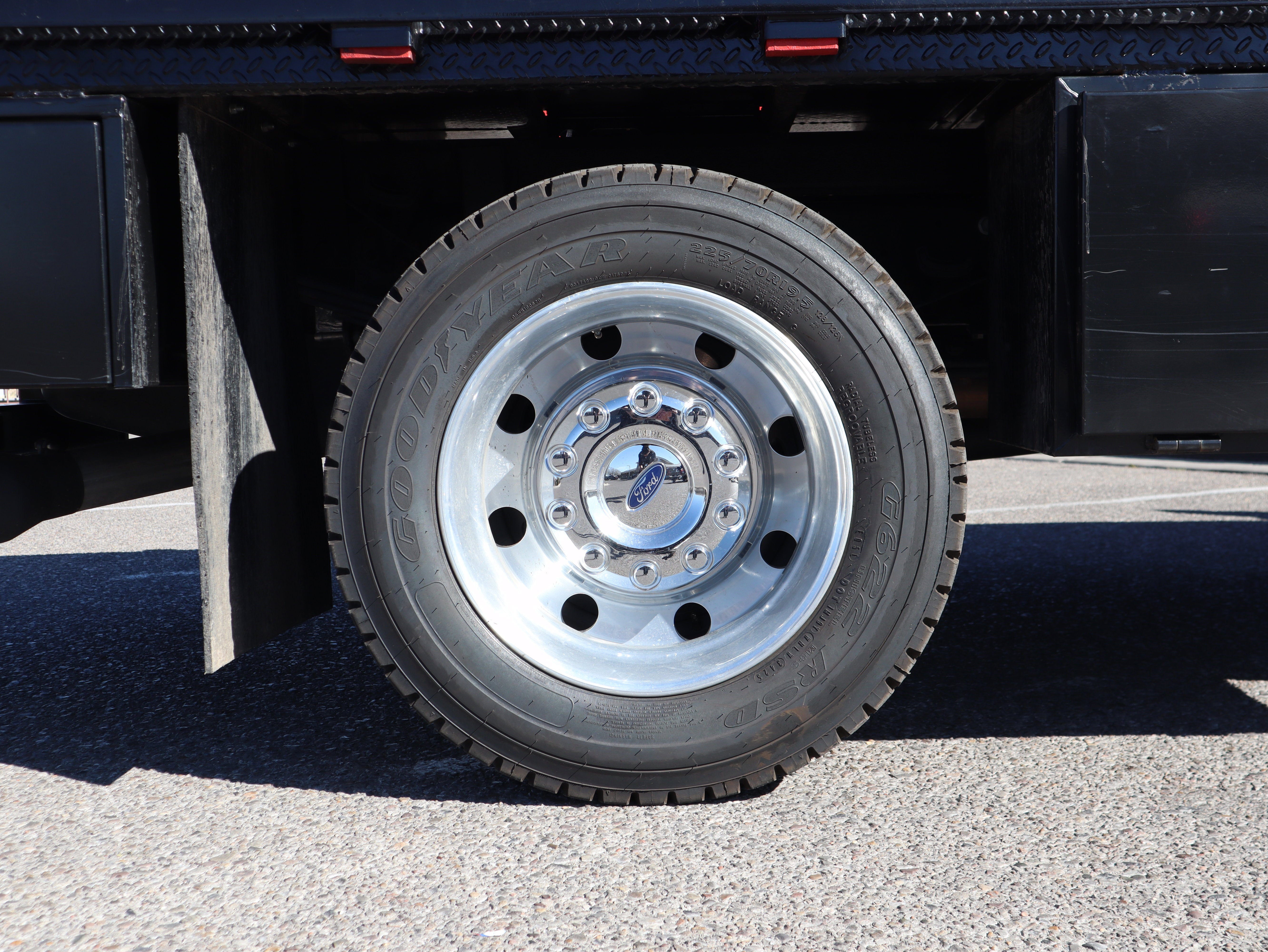 2023 Ford F-550SD XLT DRW