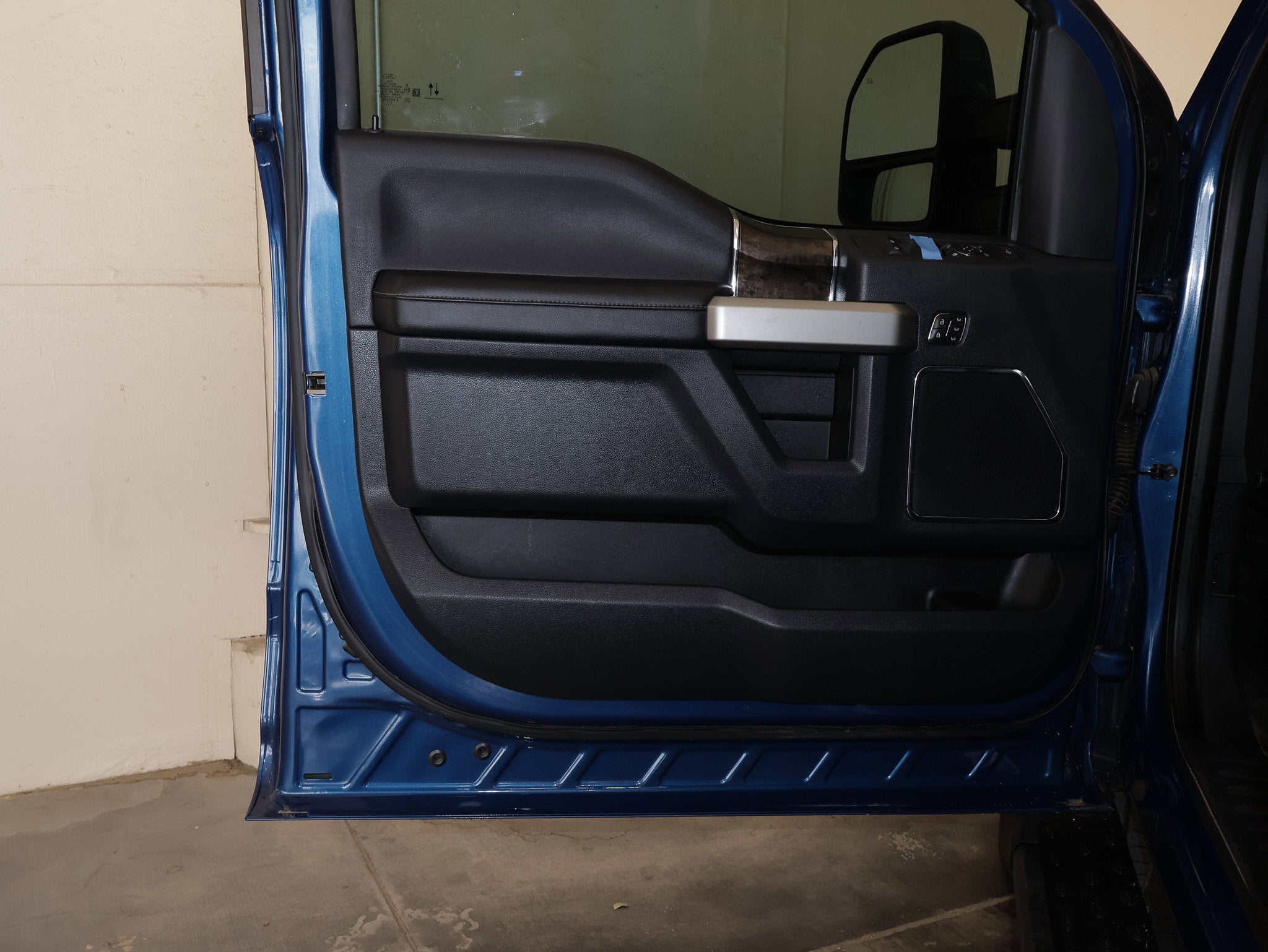 2022 Ford F-350SD Lariat DRW