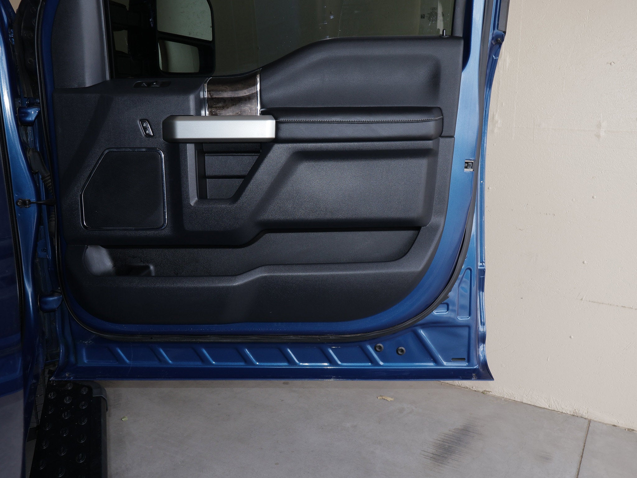 2022 Ford F-350SD Lariat DRW