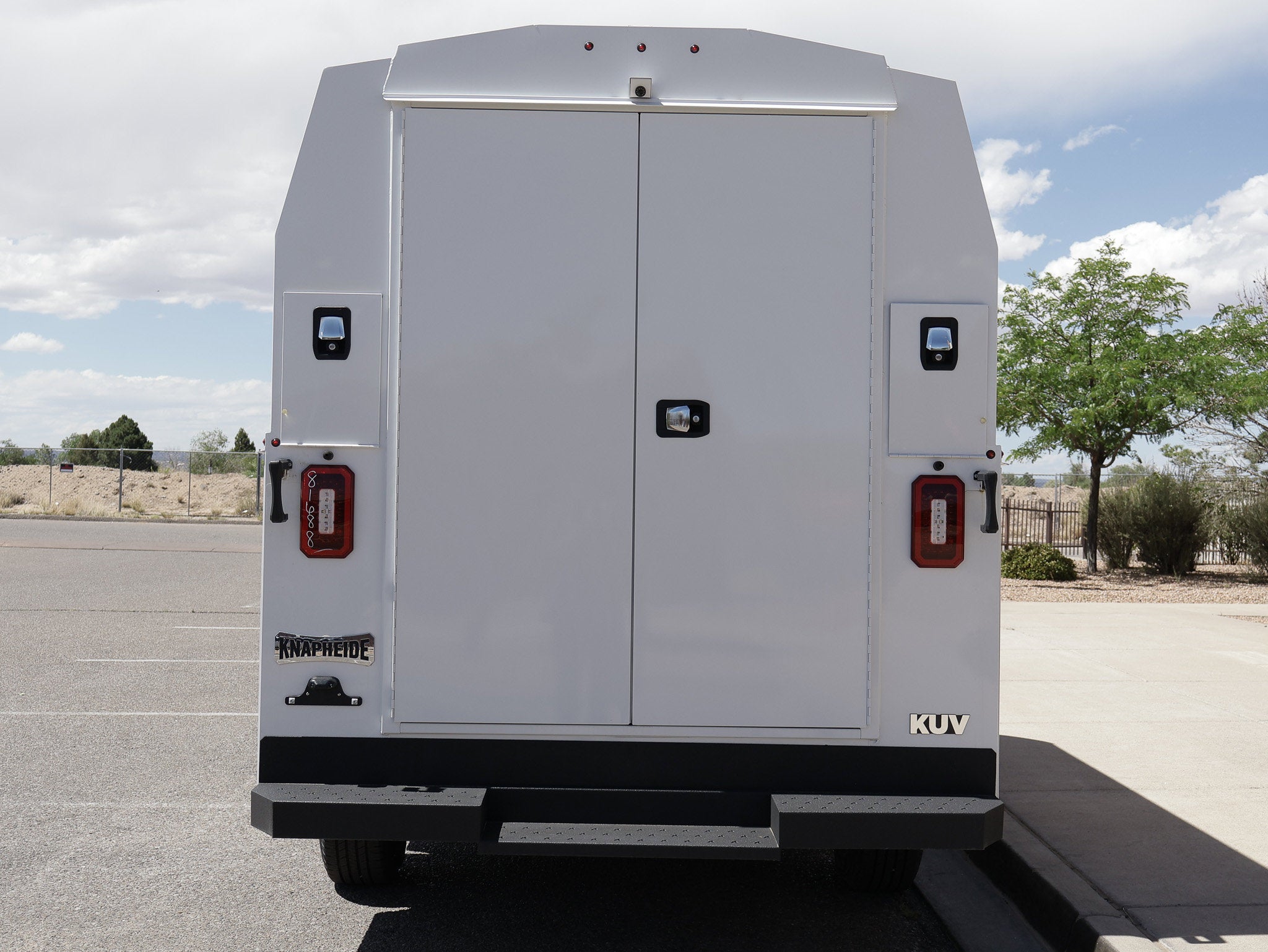 2025 Ford E-350SD Base Cutaway