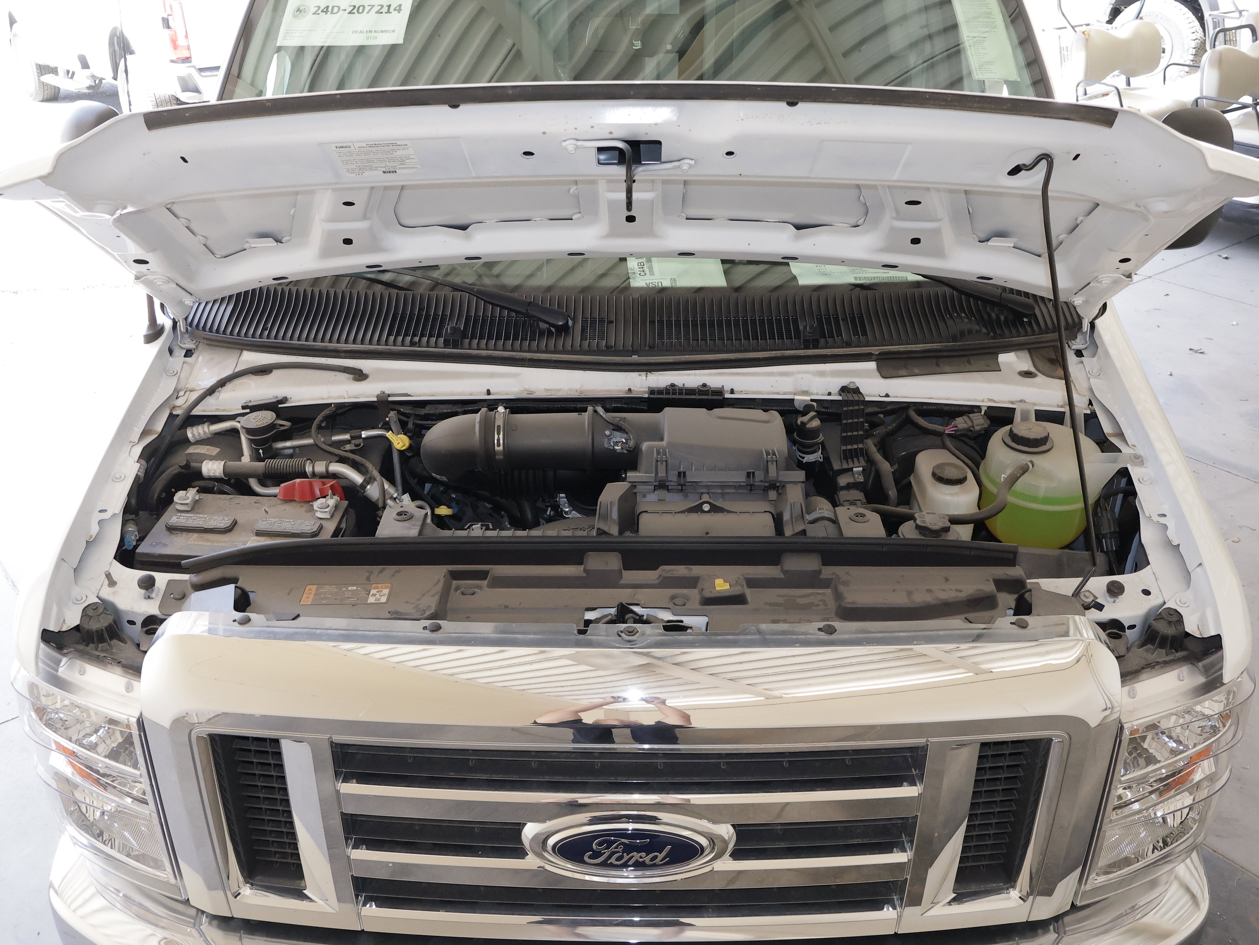 2025 Ford E-350SD Base Cutaway