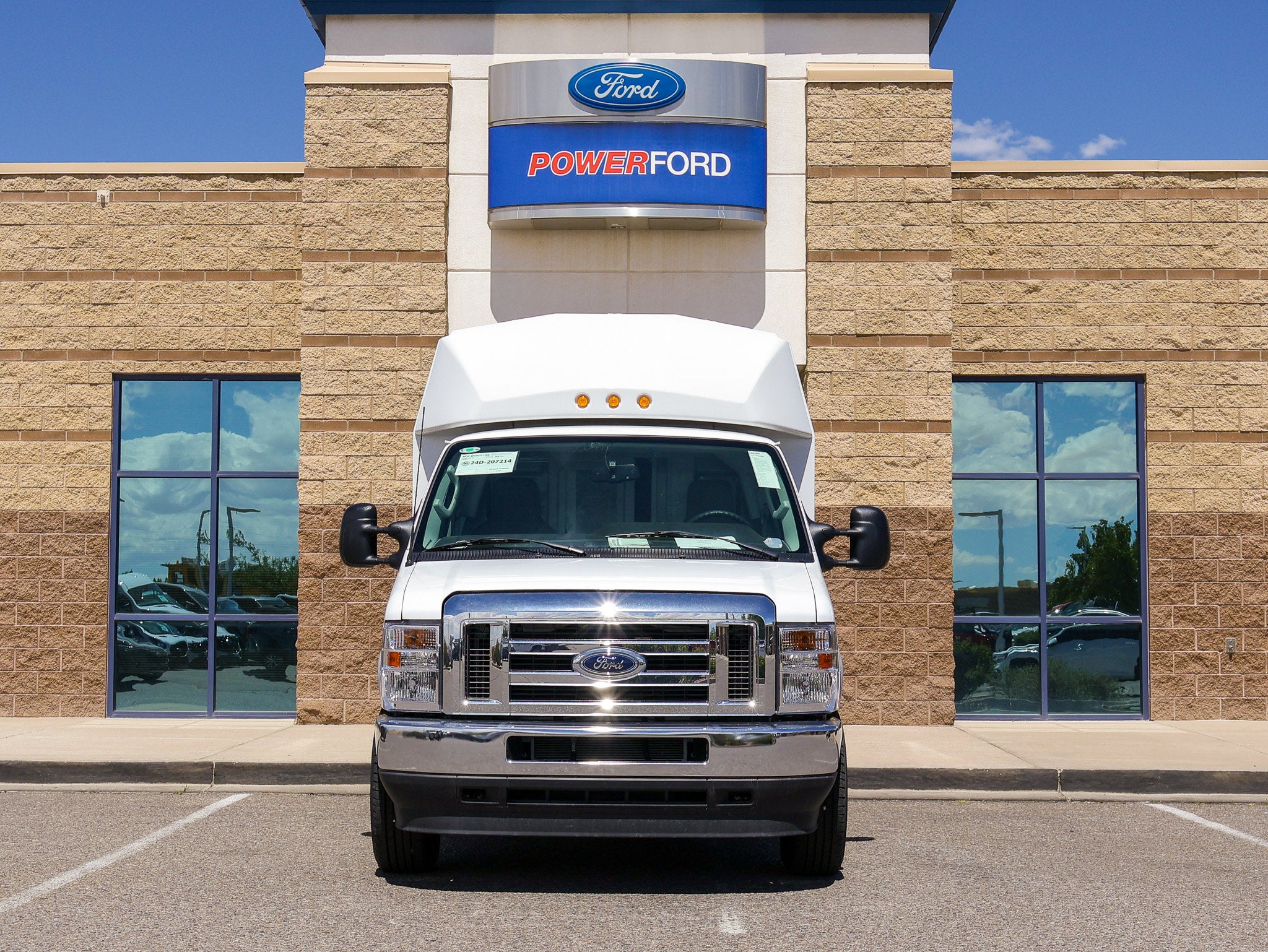 2025 Ford E-350SD Base Cutaway