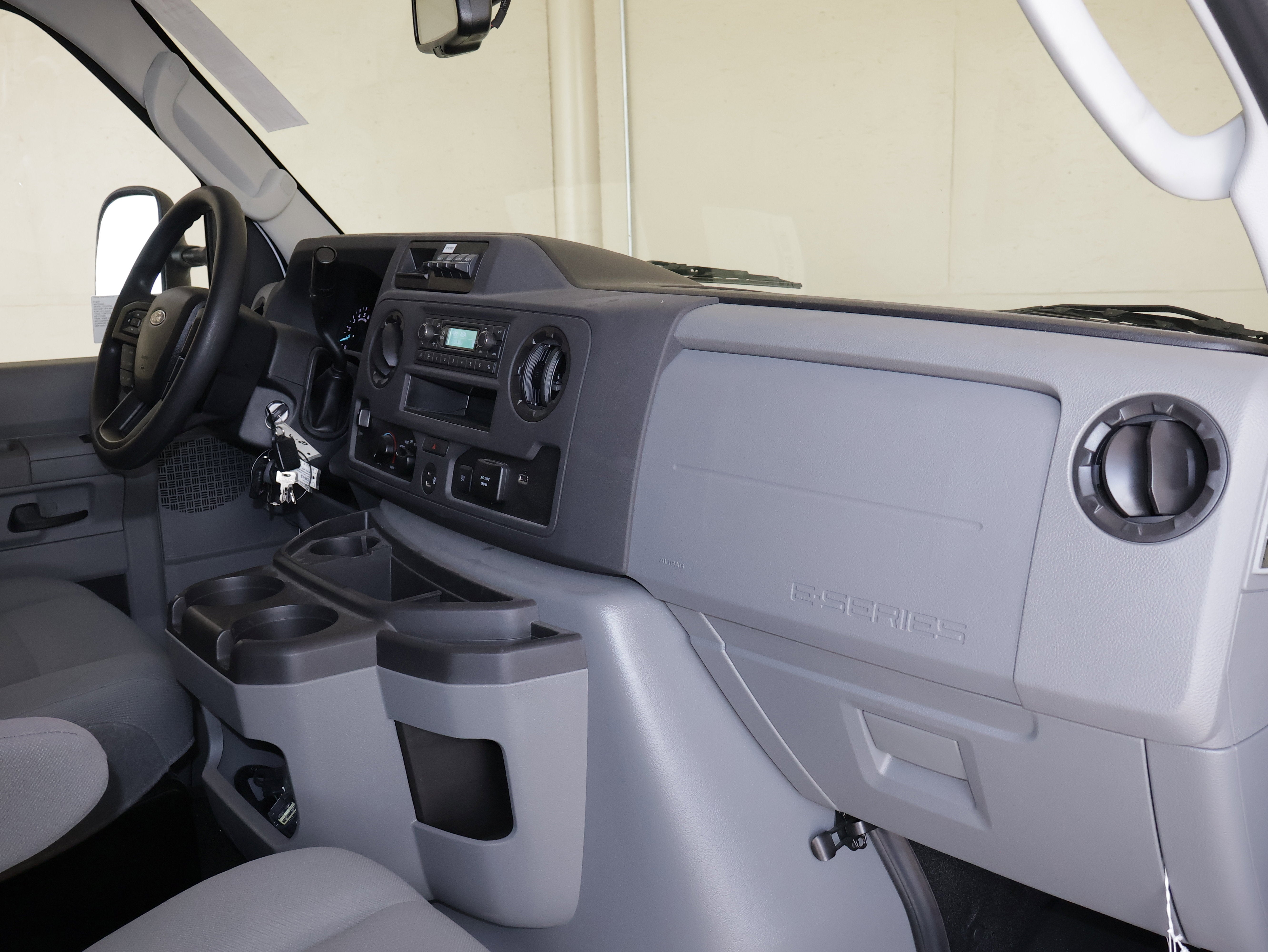 2025 Ford E-350SD Base Cutaway