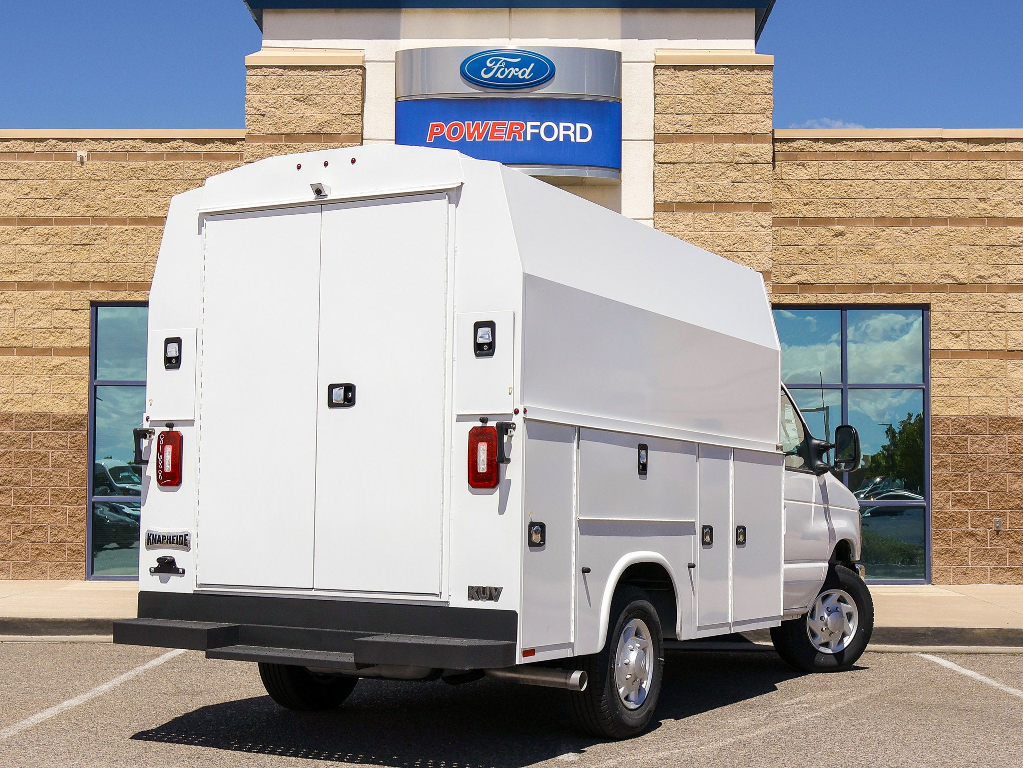2025 Ford E-350SD Base Cutaway