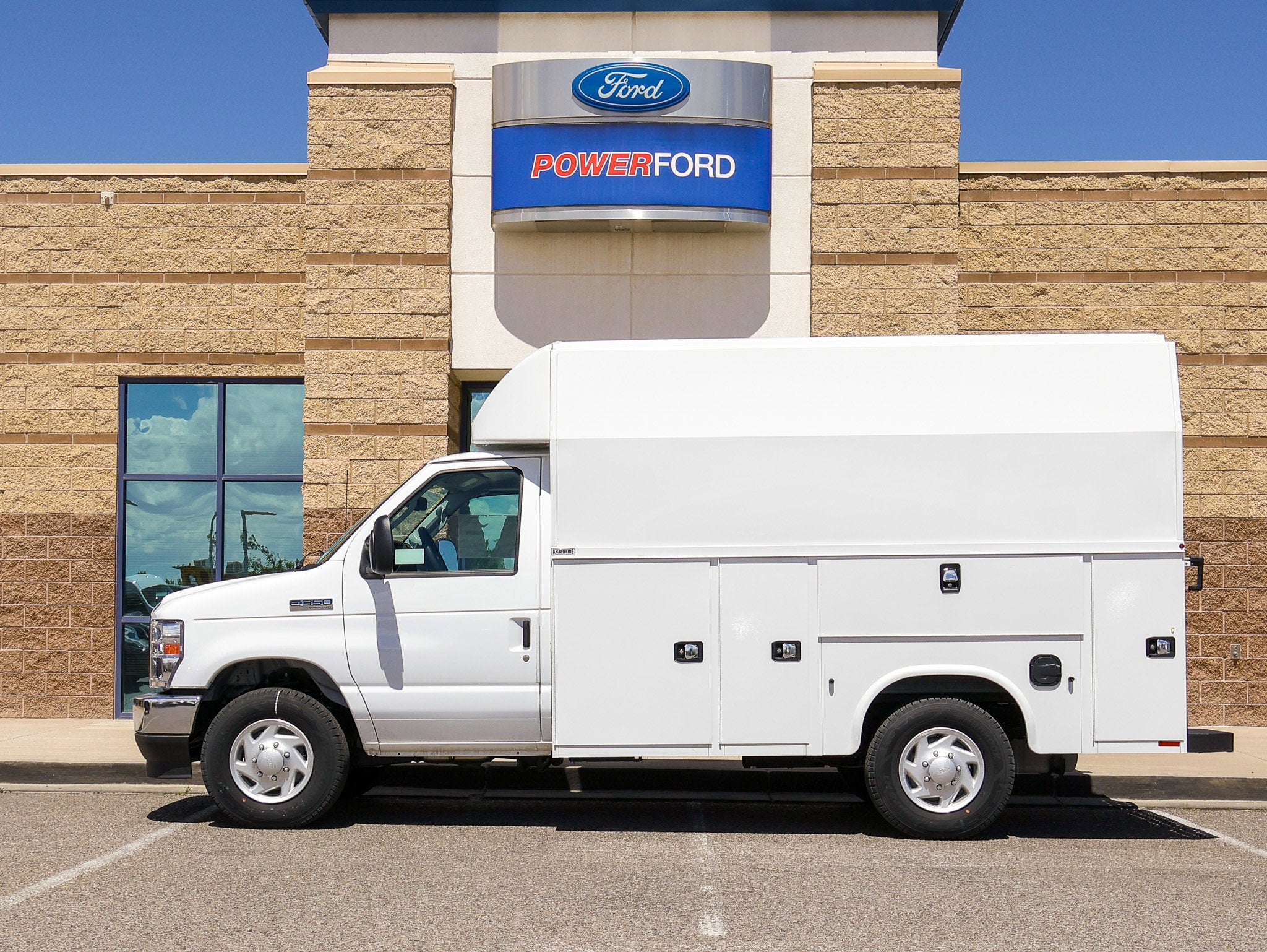 2025 Ford E-350SD Base Cutaway
