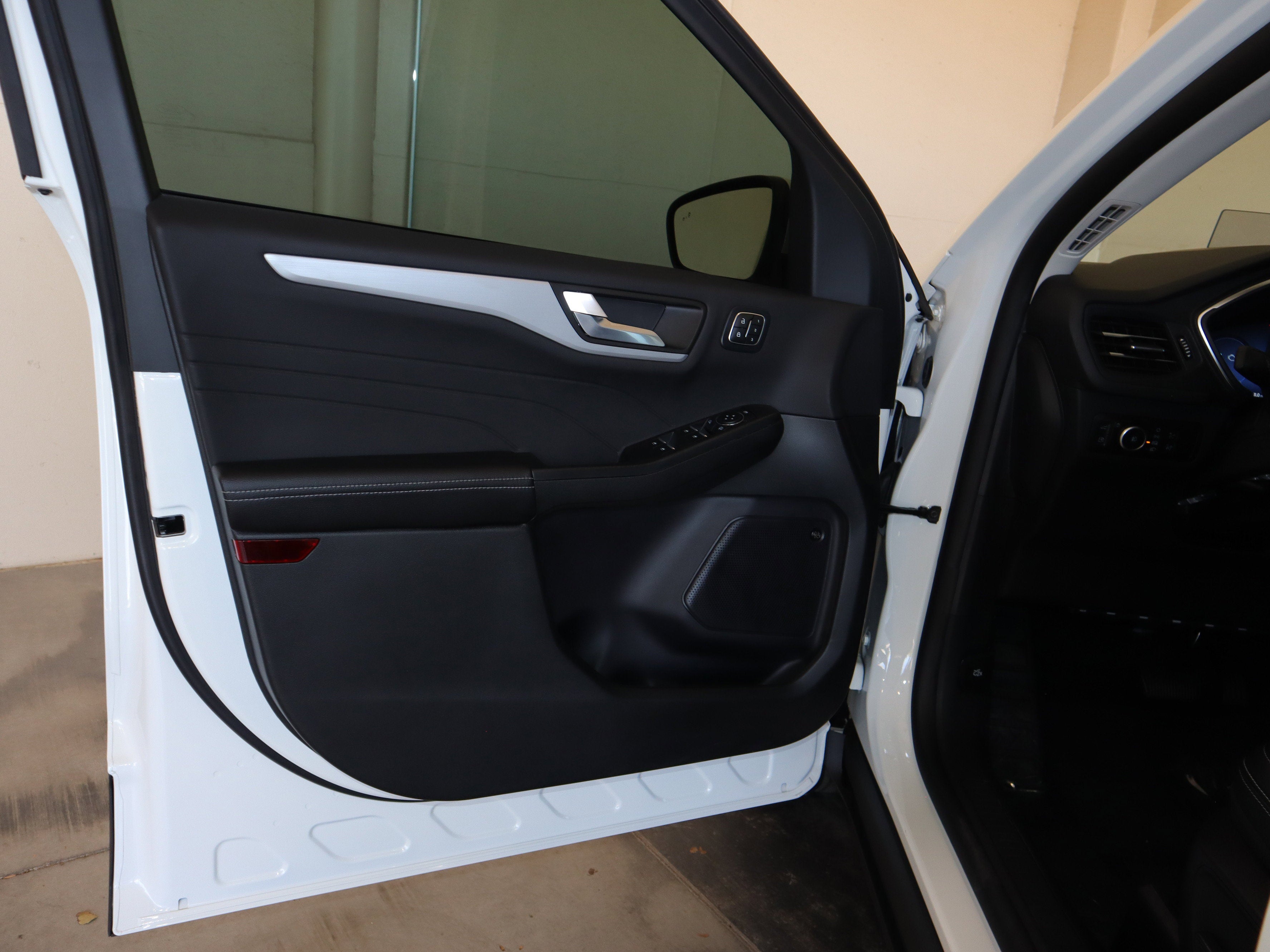 2025 Ford Escape Plug-In Hybrid Base