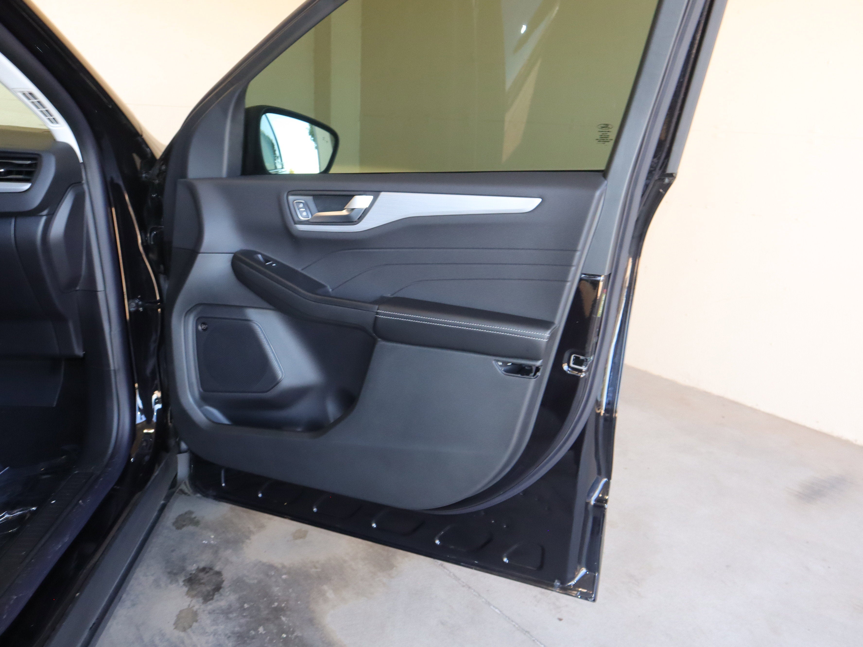 2025 Ford Escape Plug-In Hybrid Base