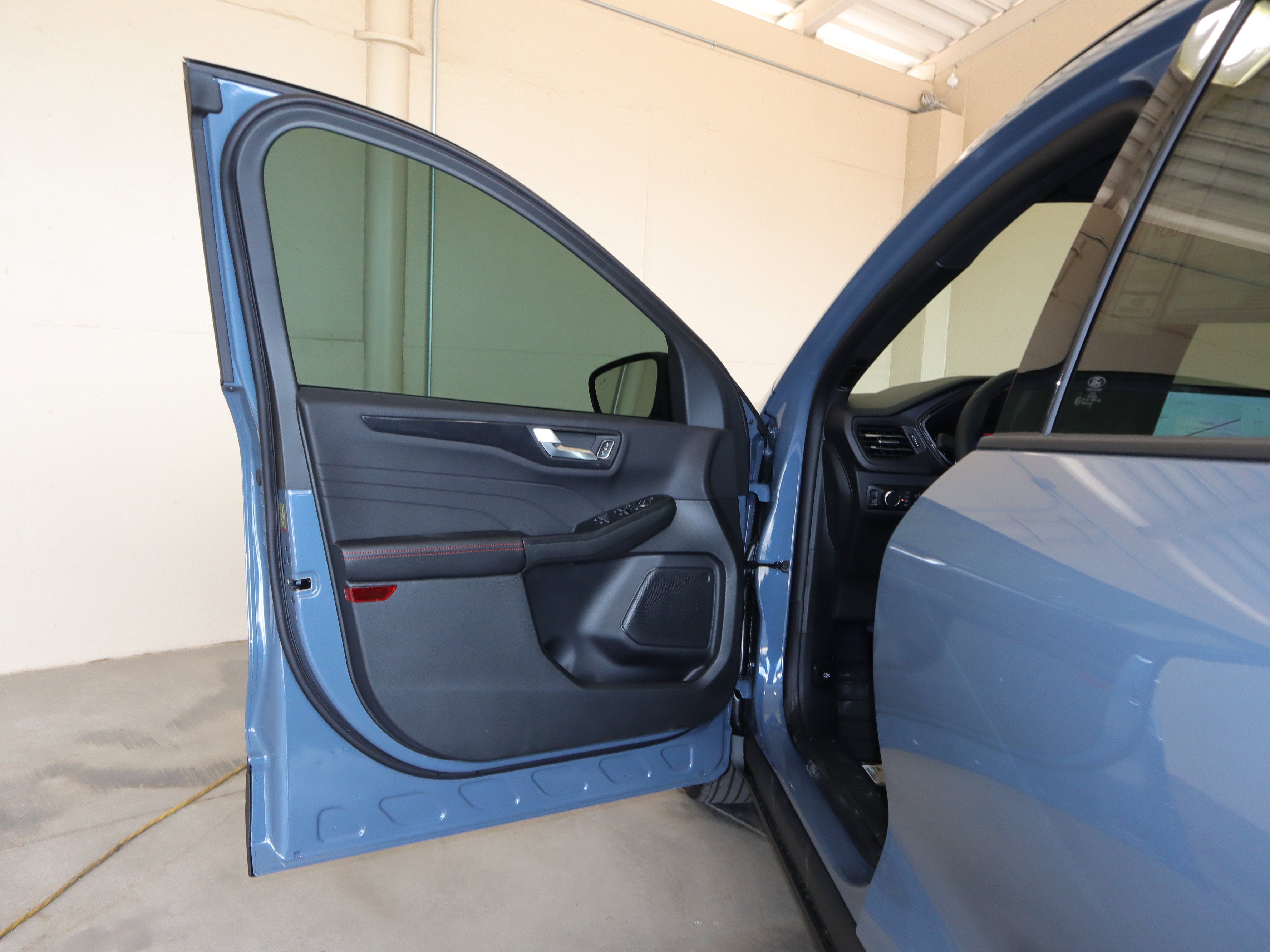 2025 Ford Escape Hybrid ST-Line