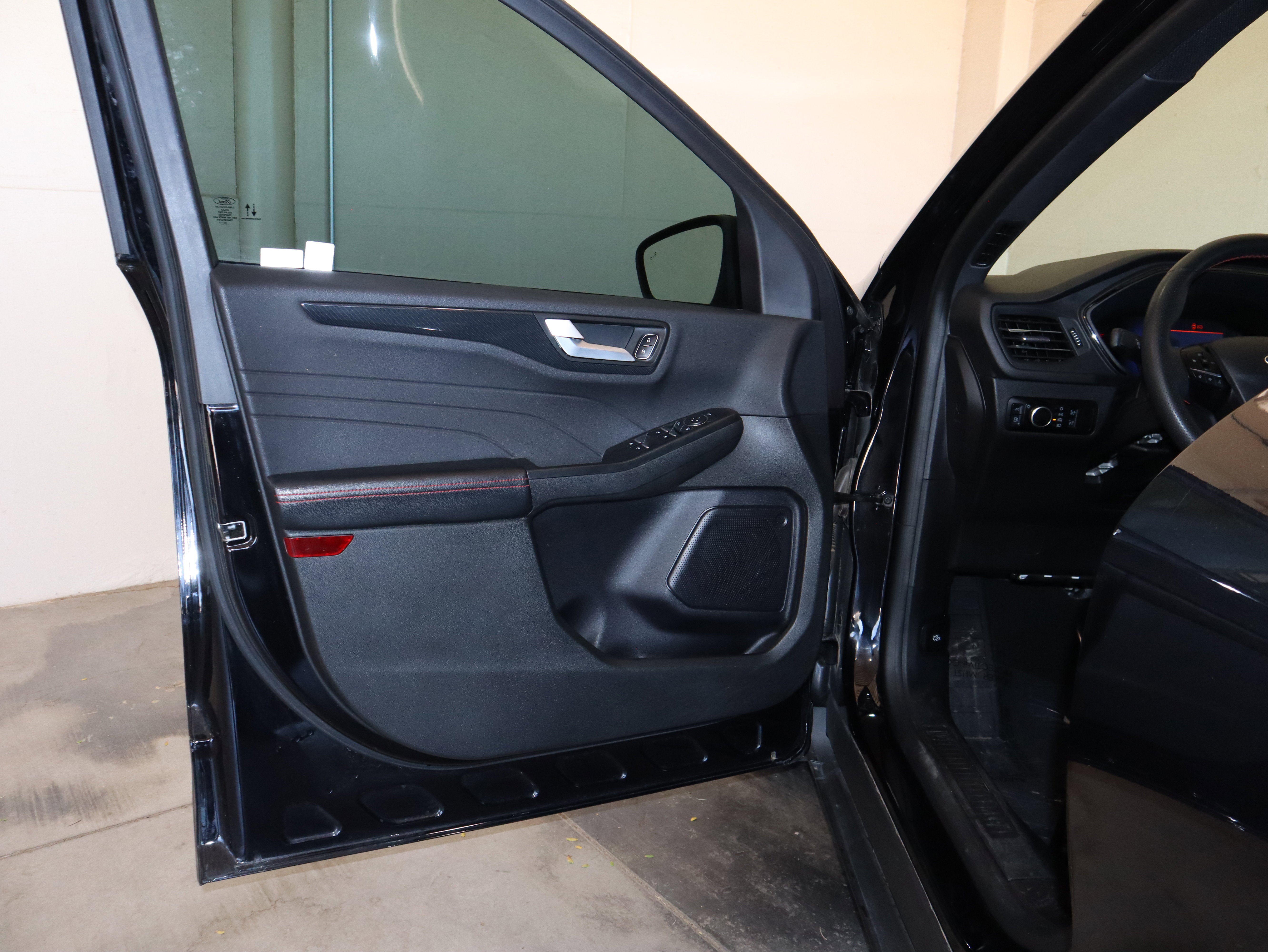 2023 Ford Escape Hybrid ST-Line
