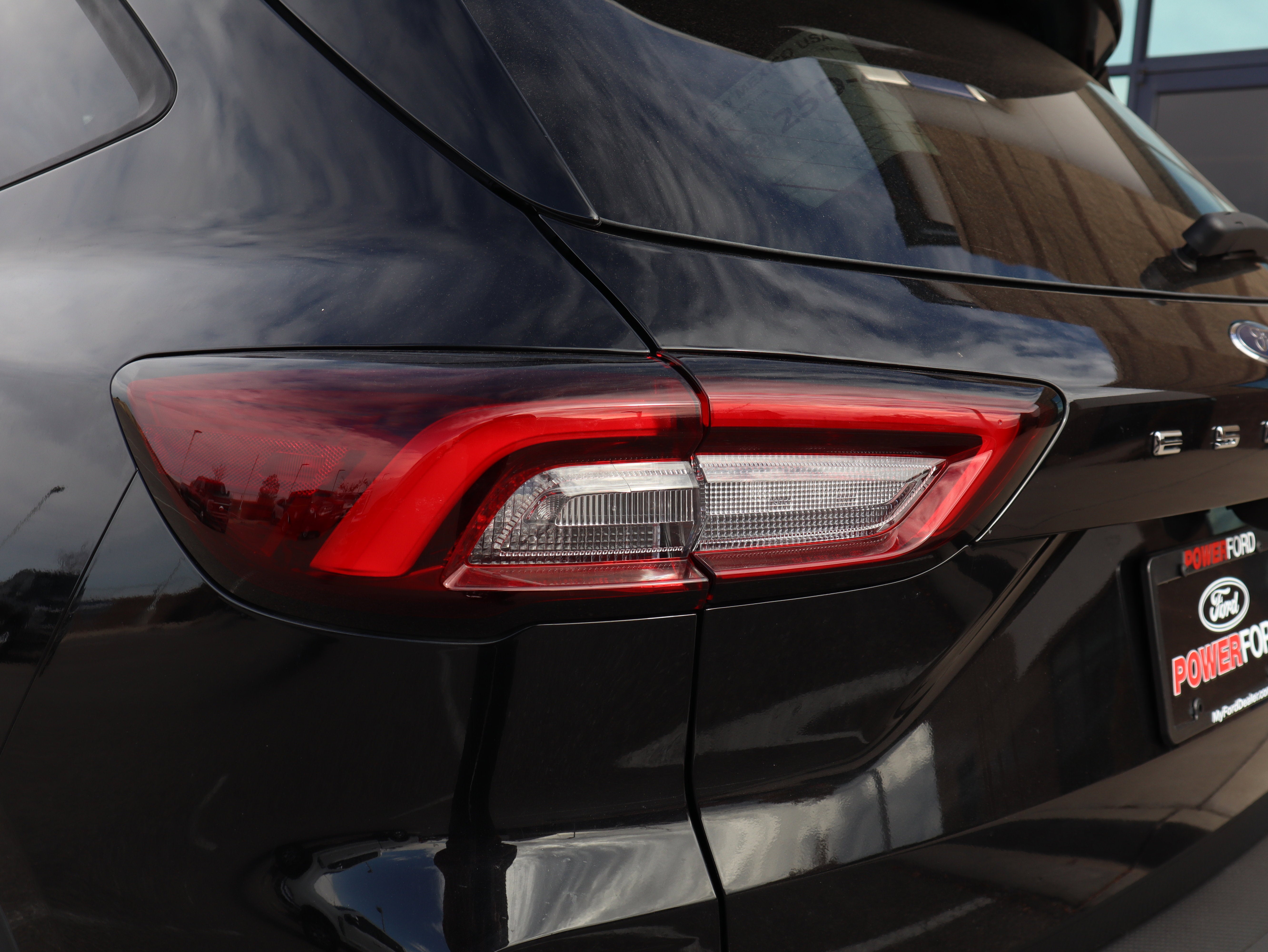 2025 Ford Escape Hybrid ST-Line