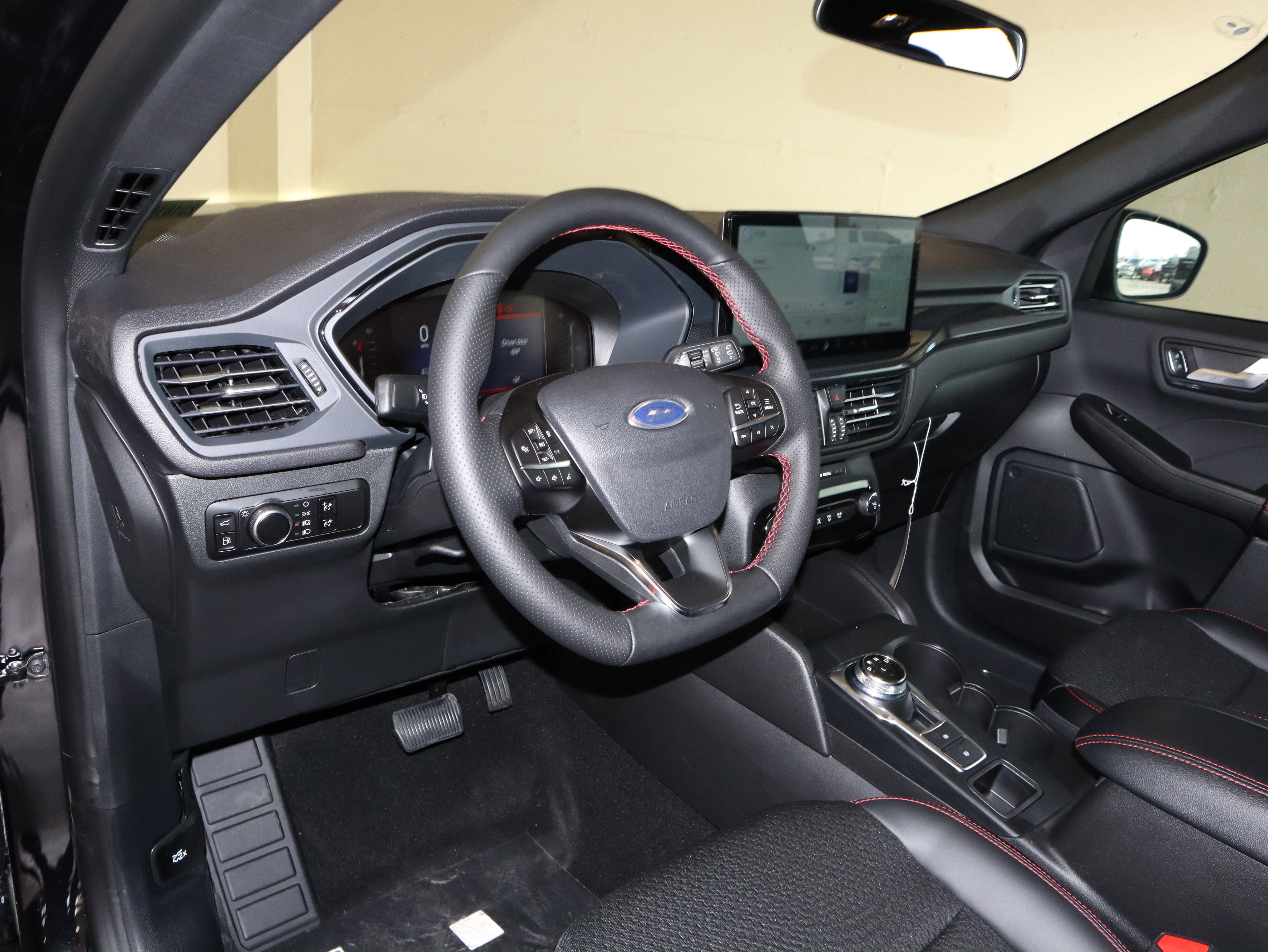 2025 Ford Escape Hybrid ST-Line