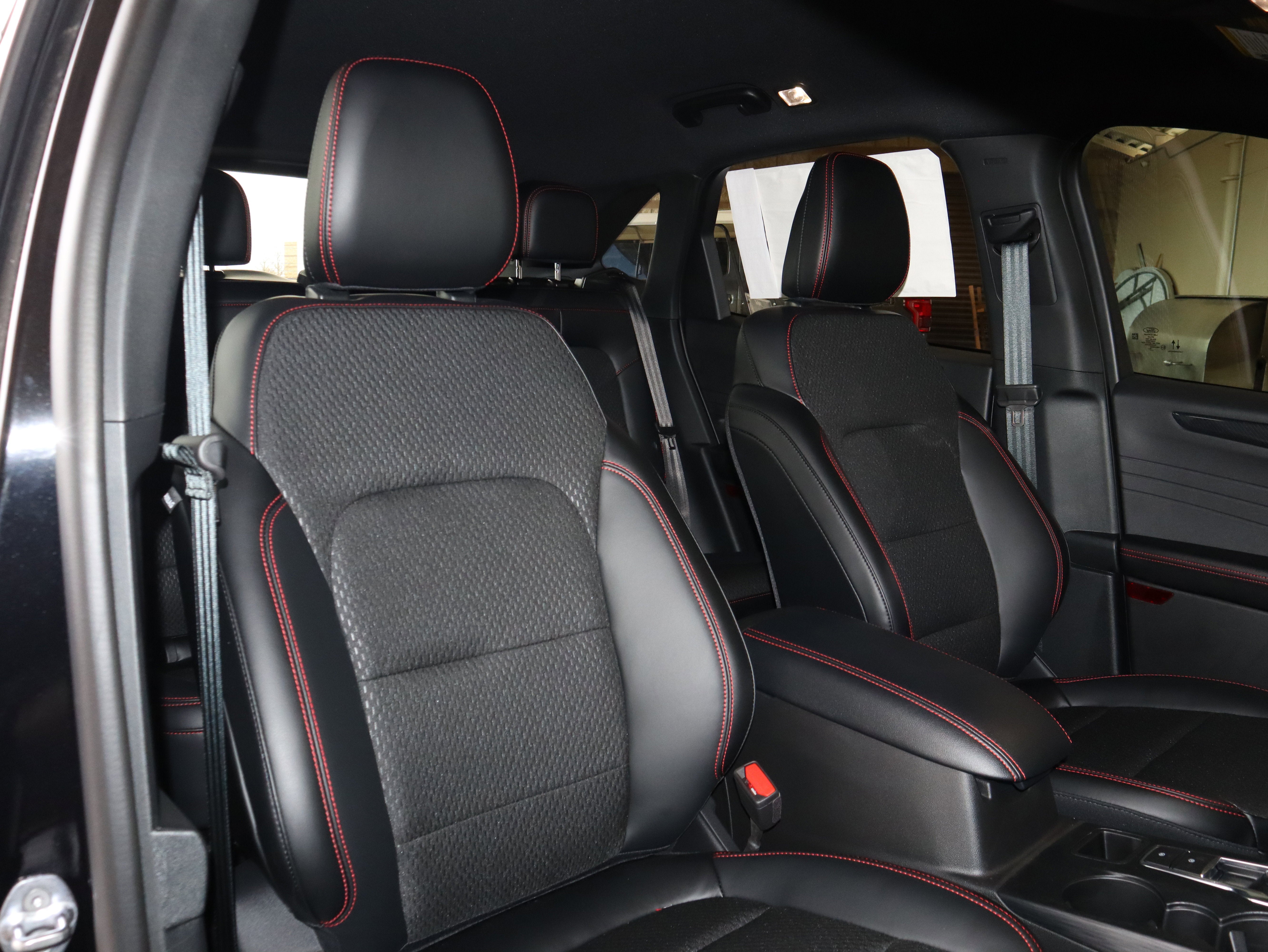 2025 Ford Escape Hybrid ST-Line