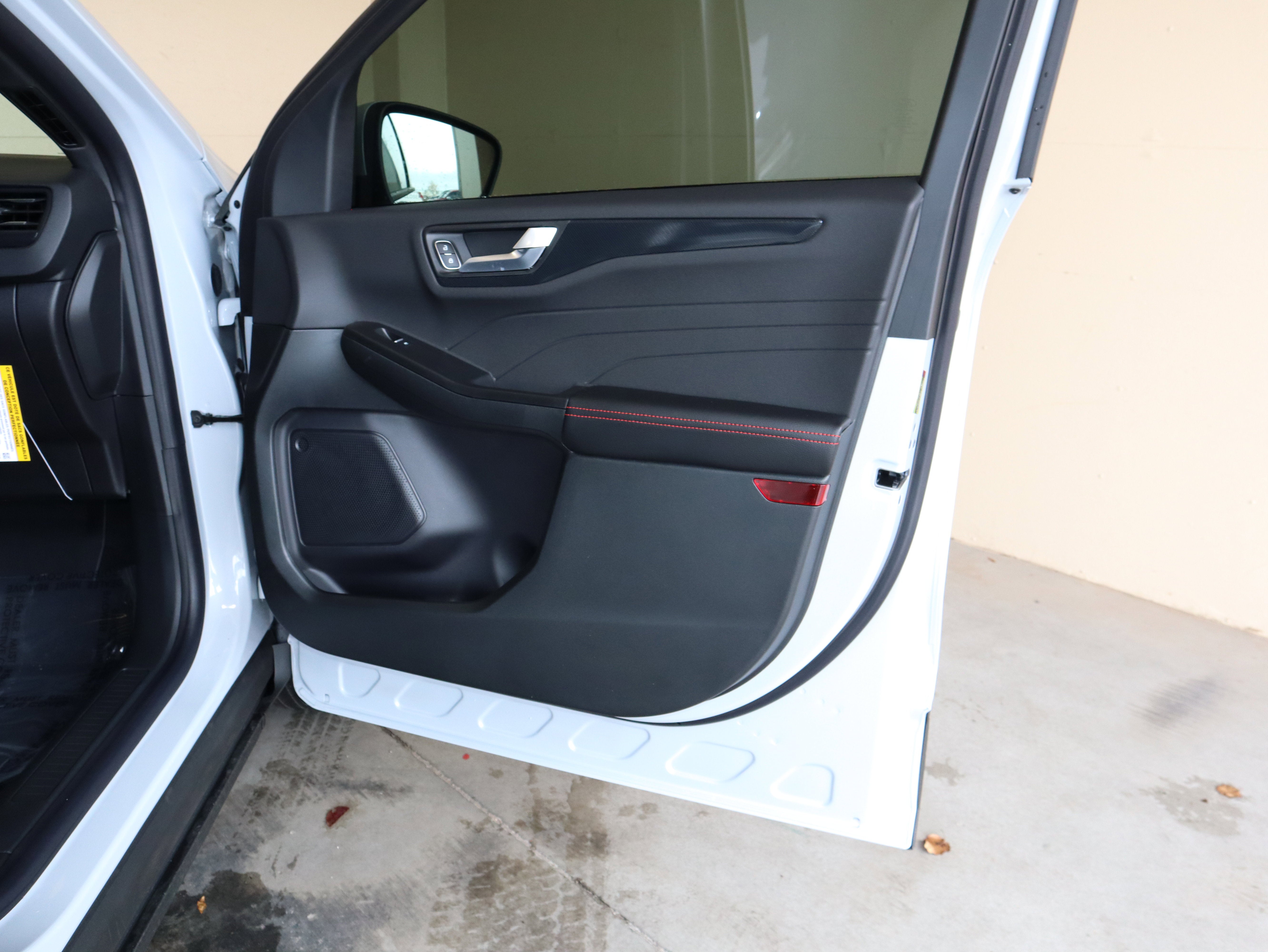 2026 Ford Escape Hybrid ST-Line Select