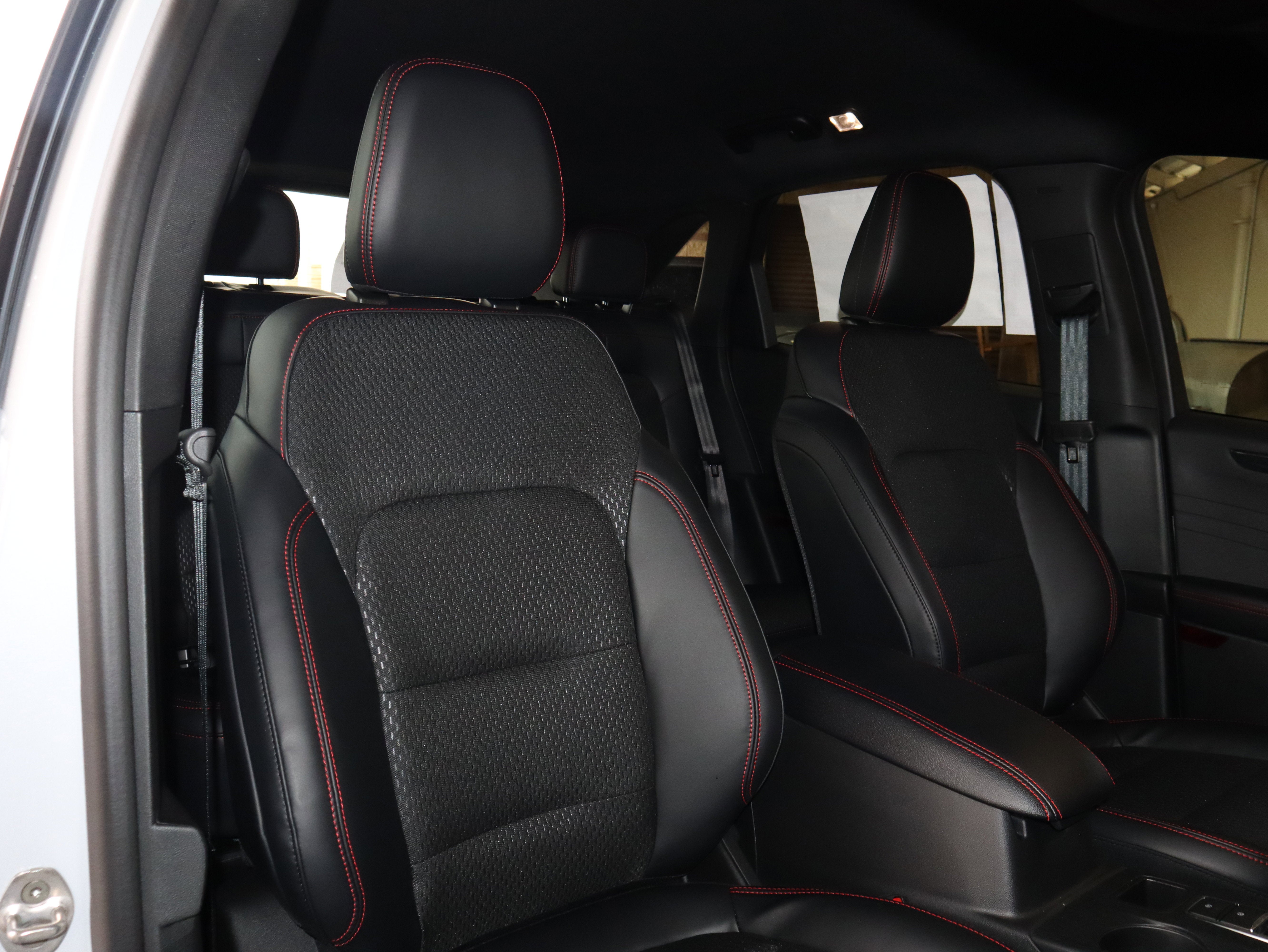 2026 Ford Escape Hybrid ST-Line Select