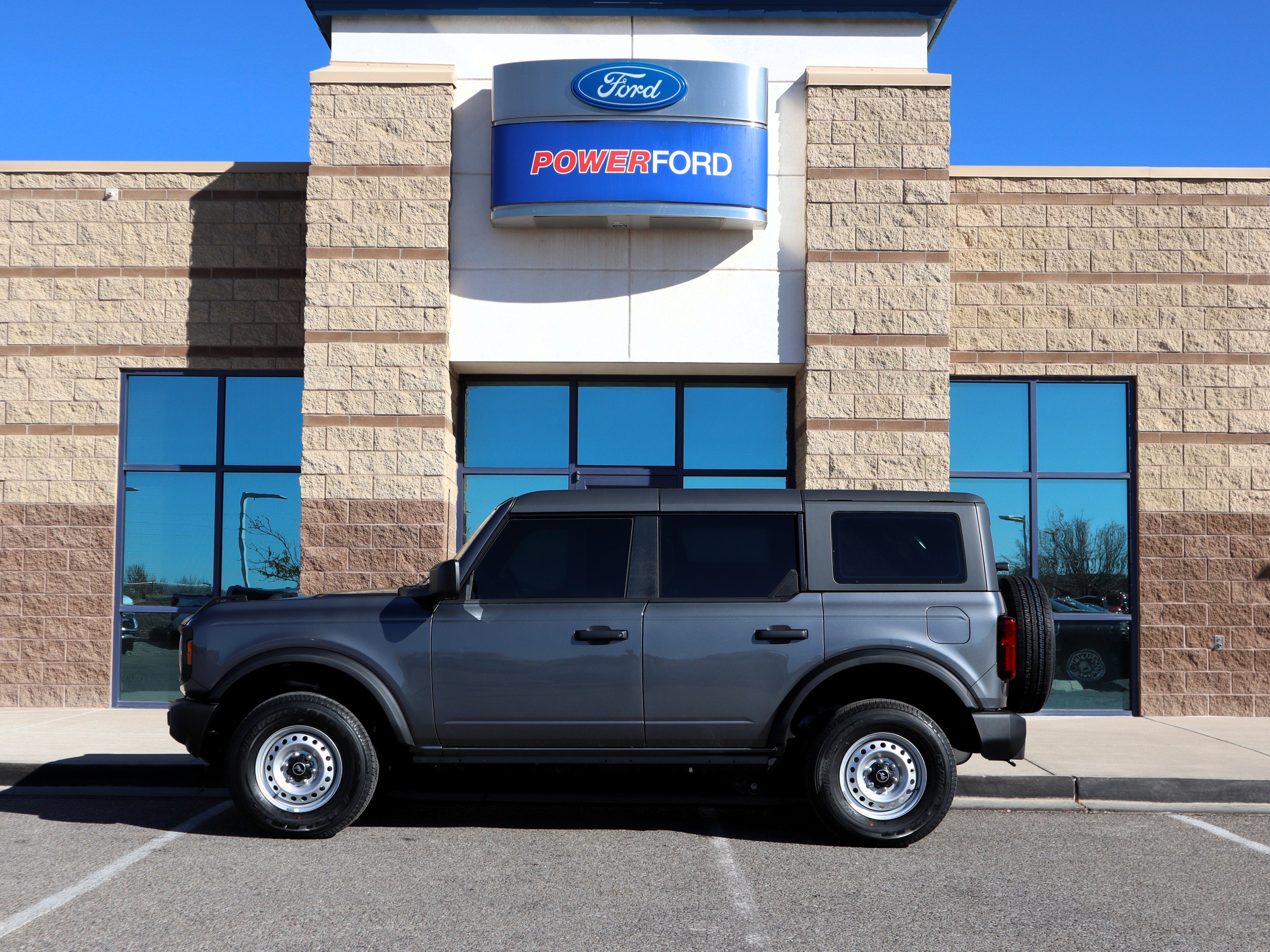 2025 Ford Bronco Base