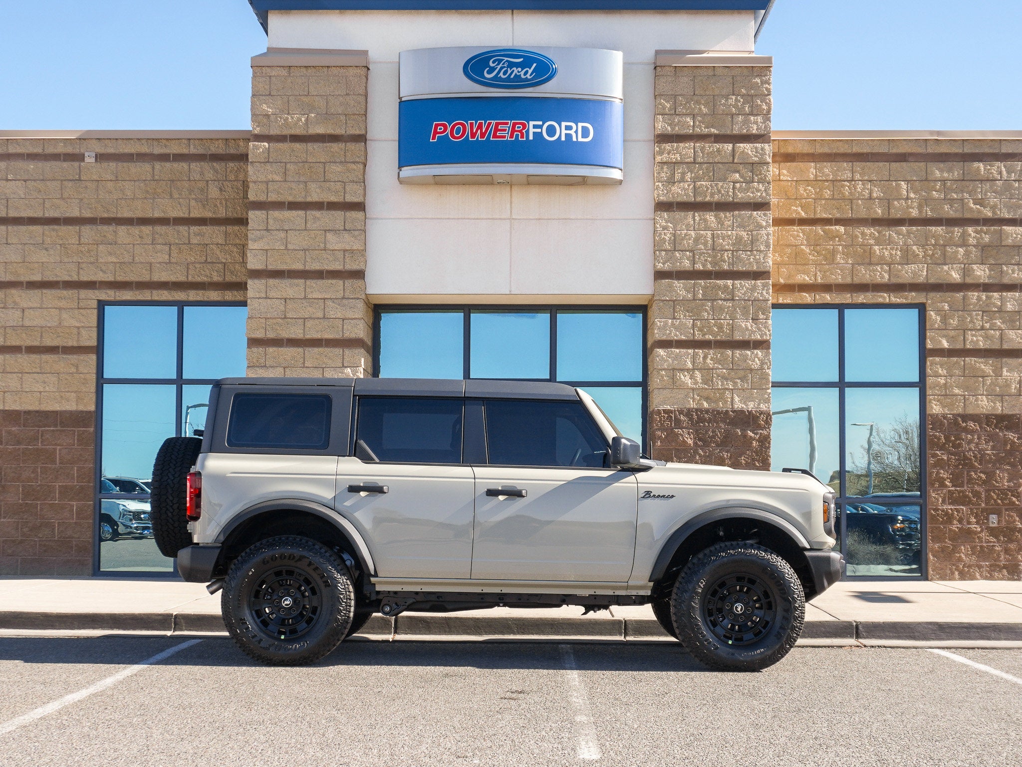 2025 Ford Bronco Base