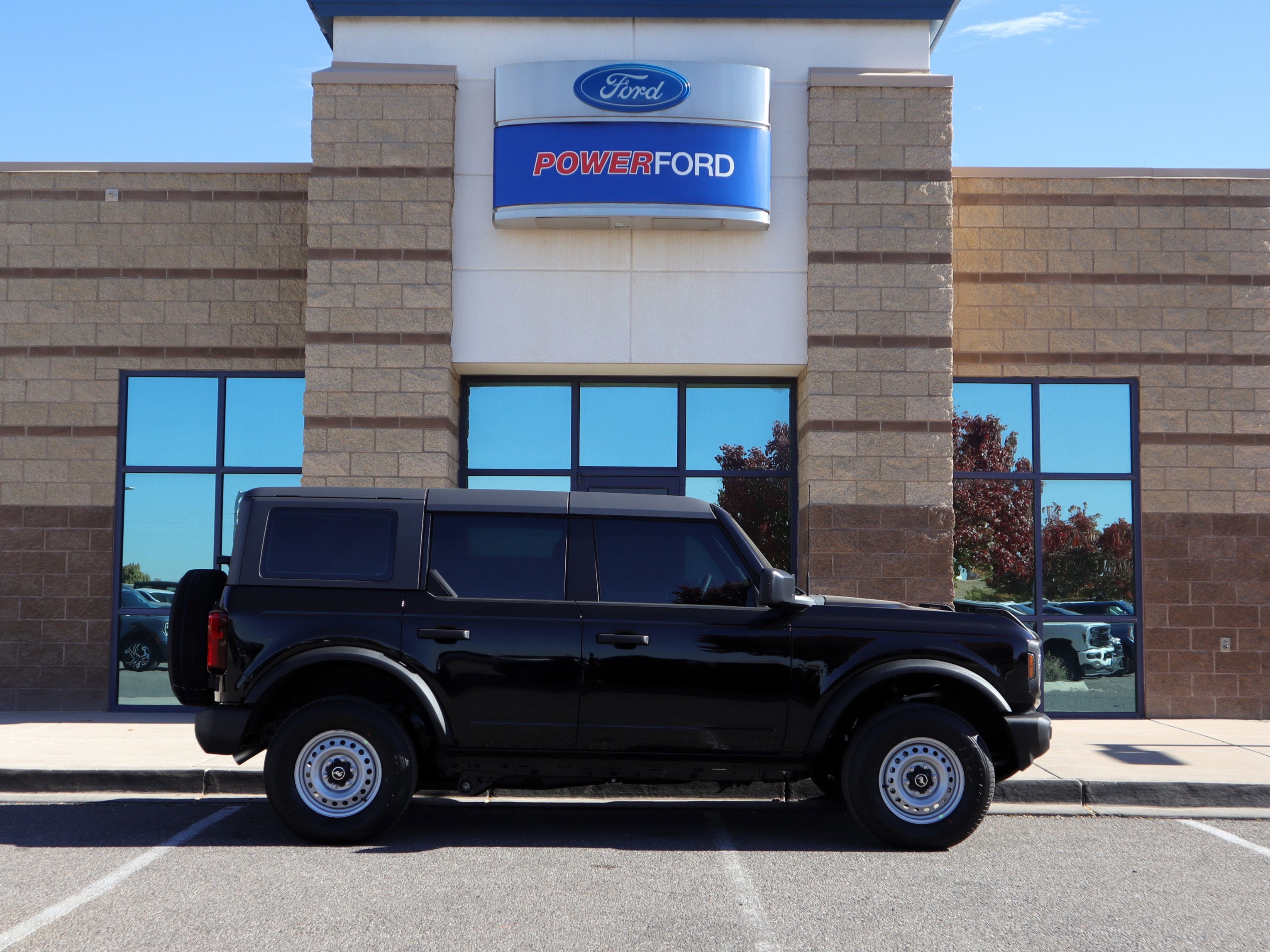 2025 Ford Bronco Base