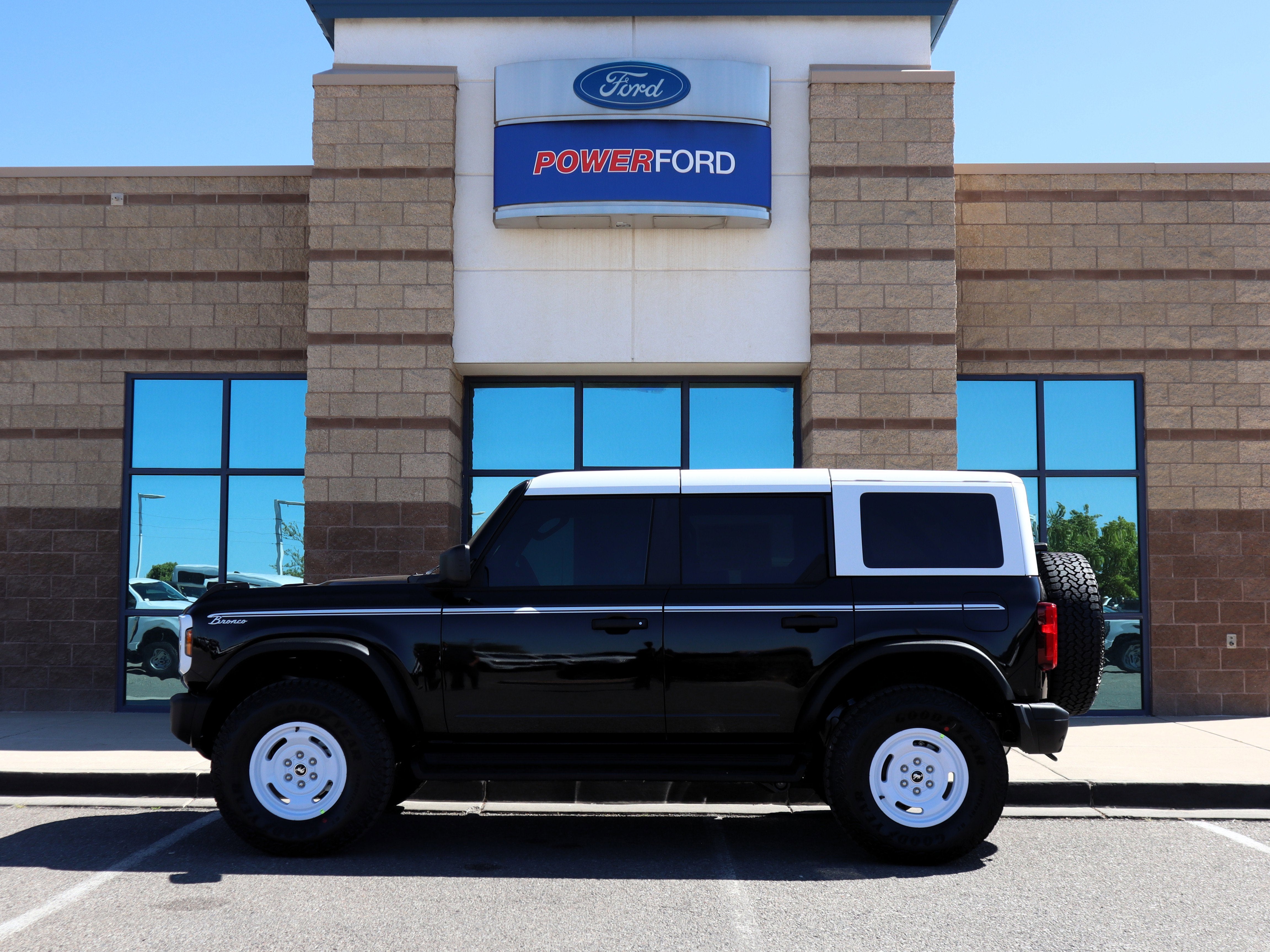 2026 Ford Bronco Heritage Edition