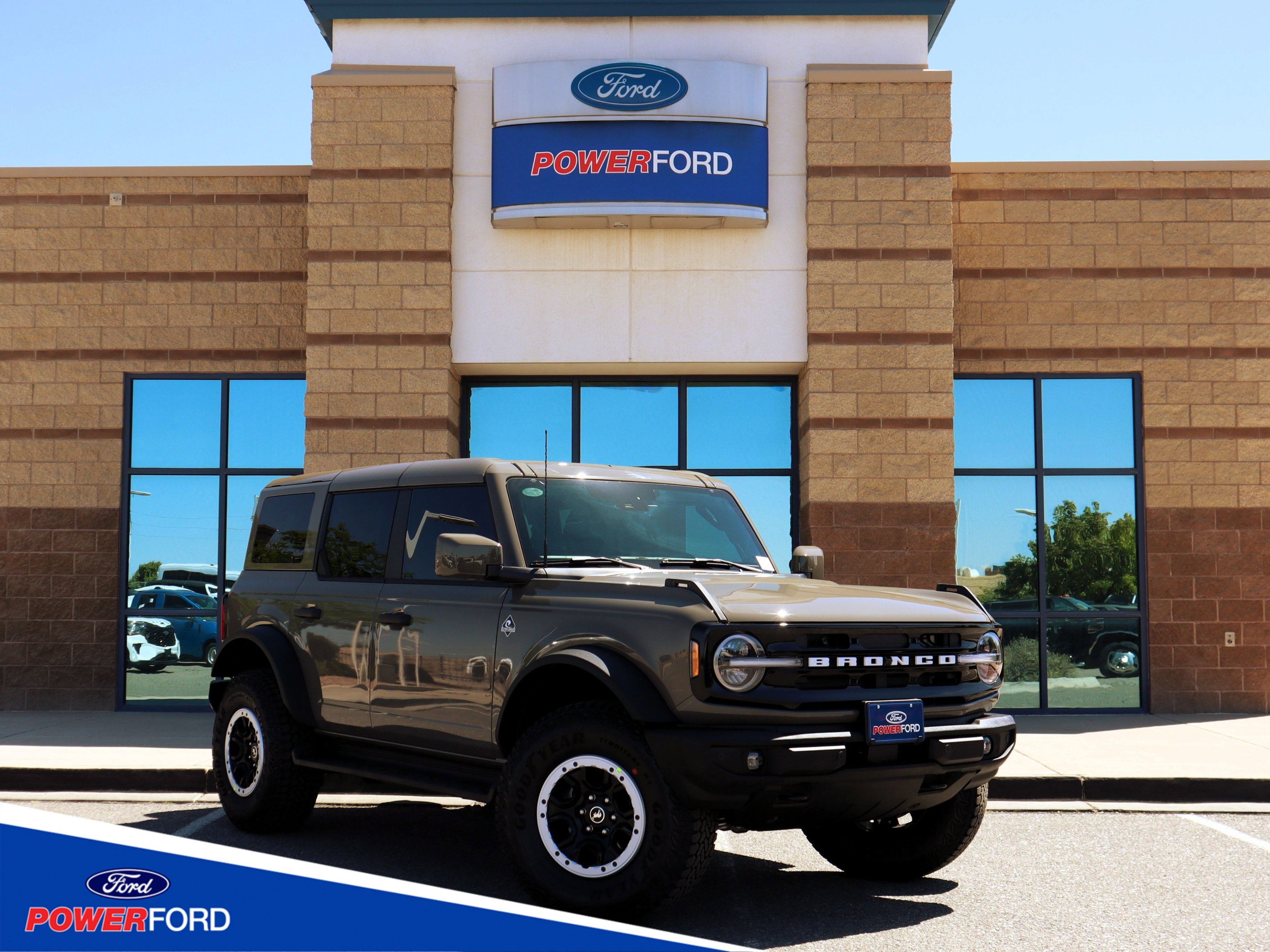 2026 Ford Bronco Outer Banks
