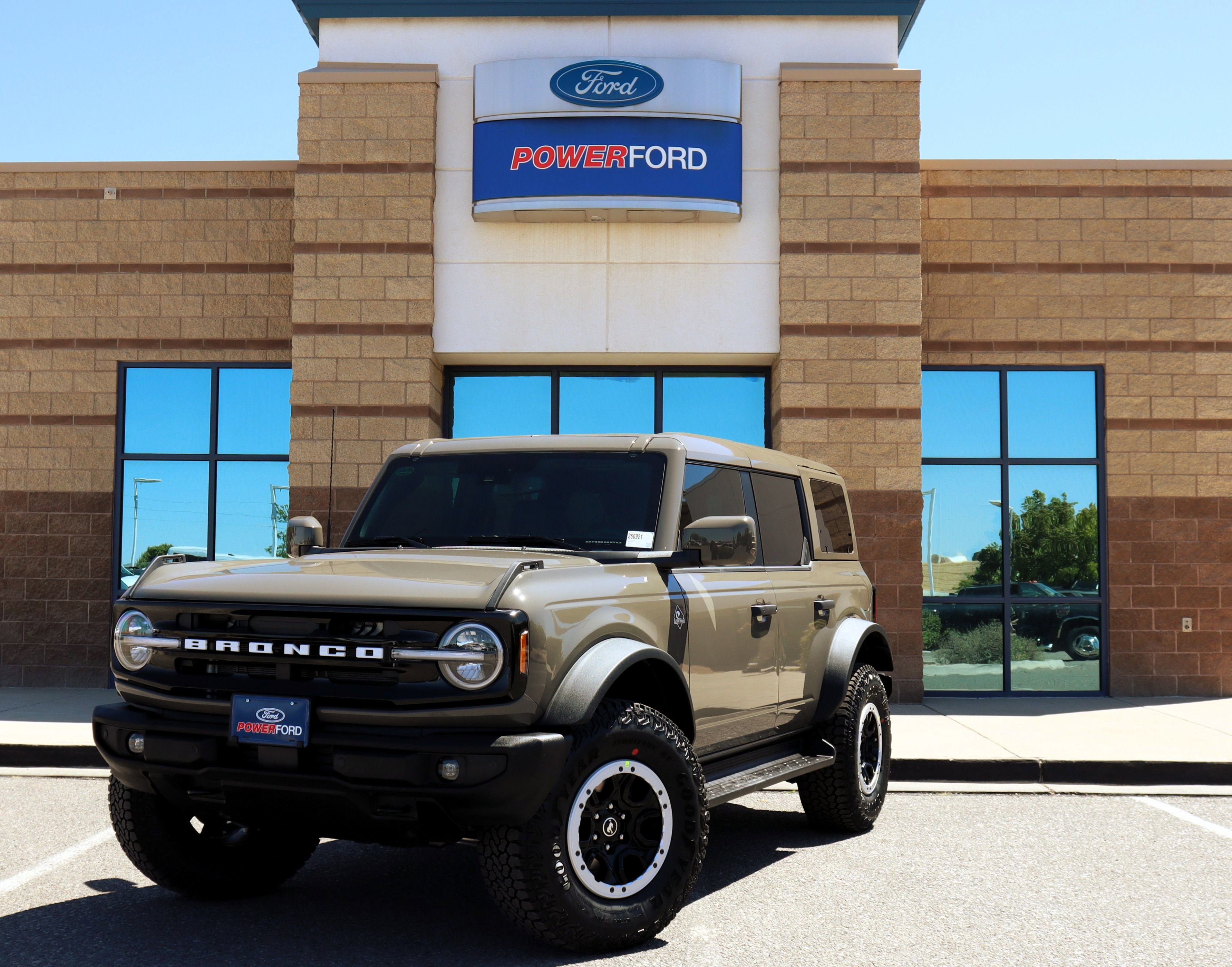 2026 Ford Bronco Outer Banks