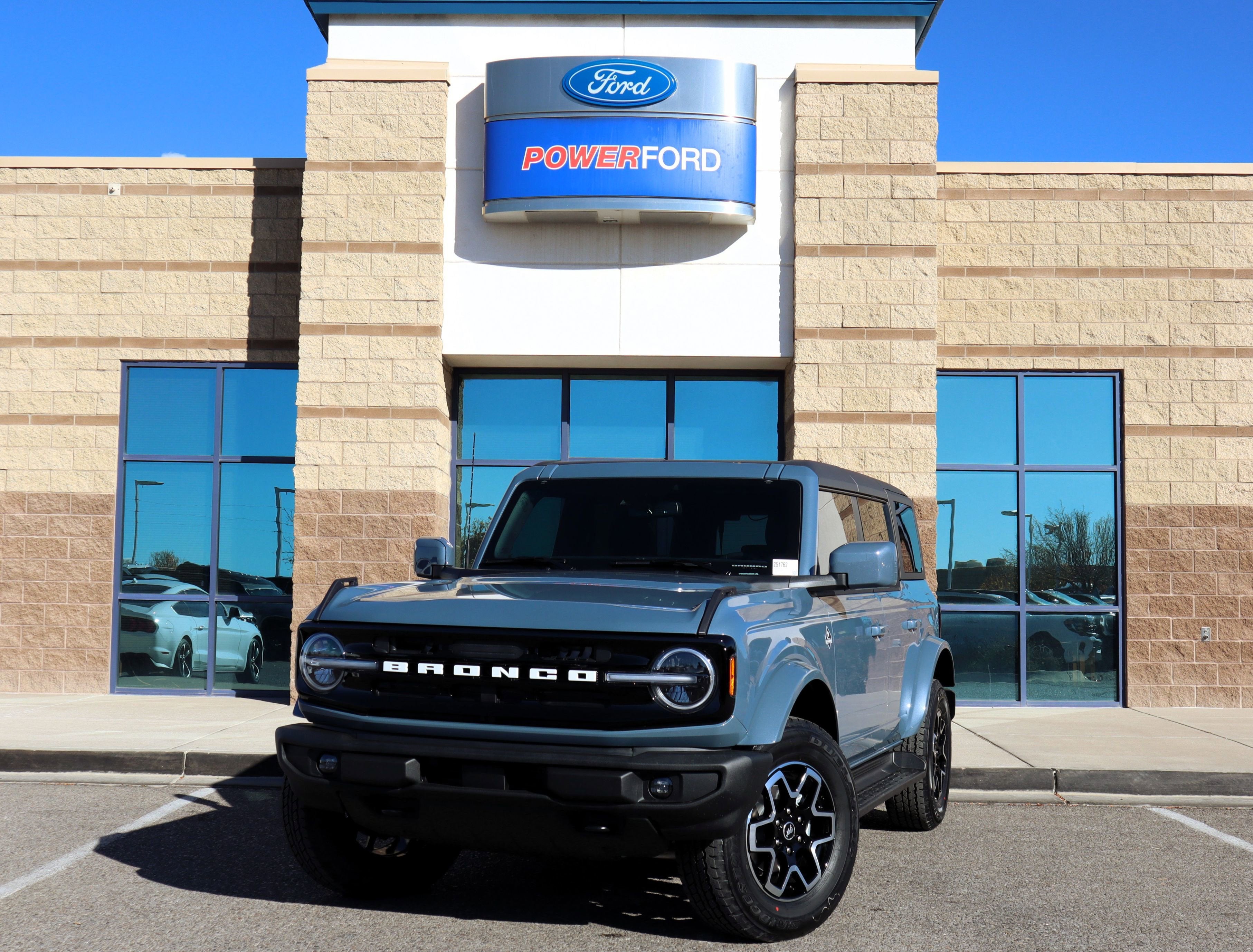 2025 Ford Bronco Outer Banks