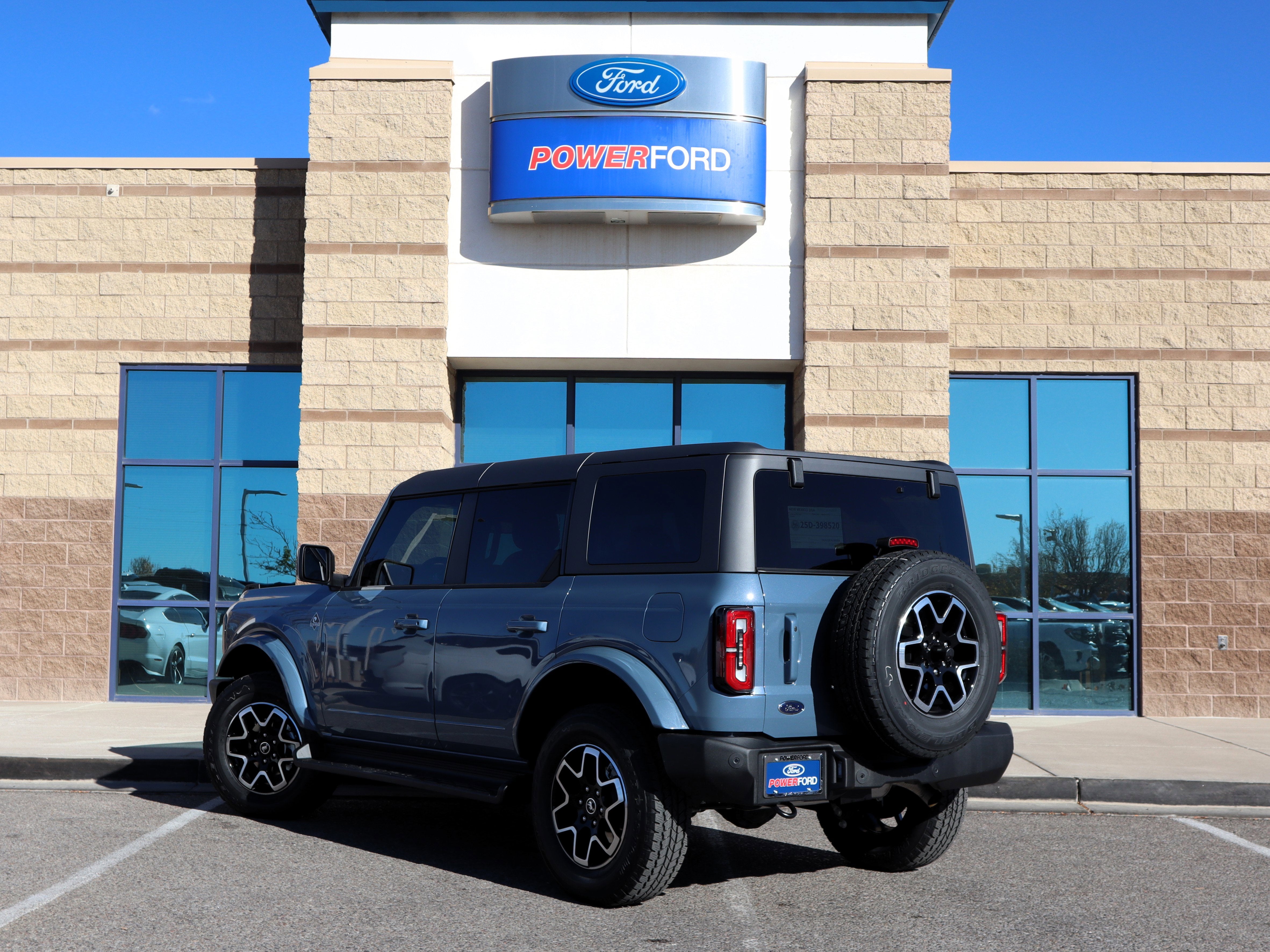 2025 Ford Bronco Outer Banks