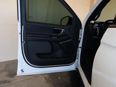 2027 Ford Expedition Platinum