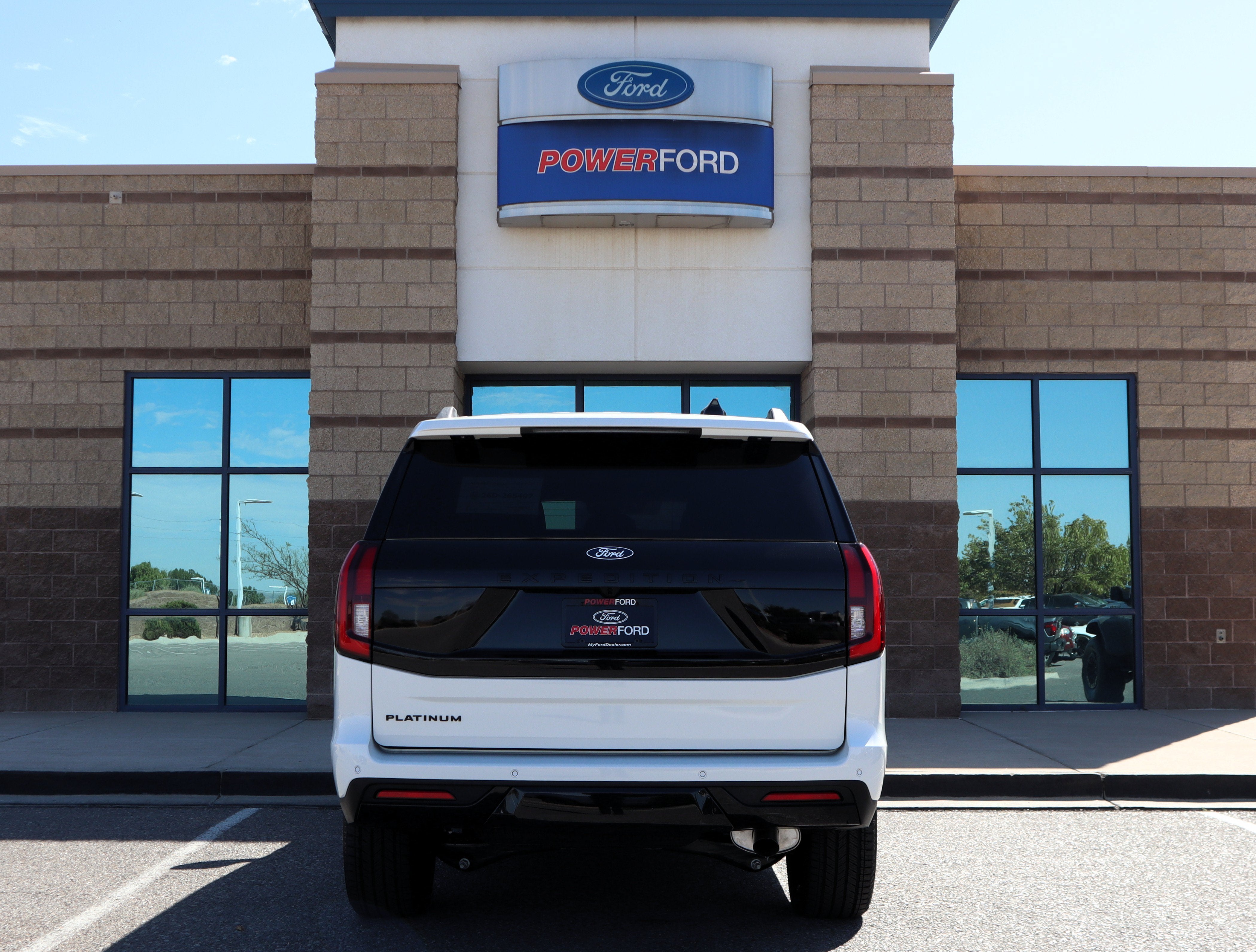 2027 Ford Expedition Platinum