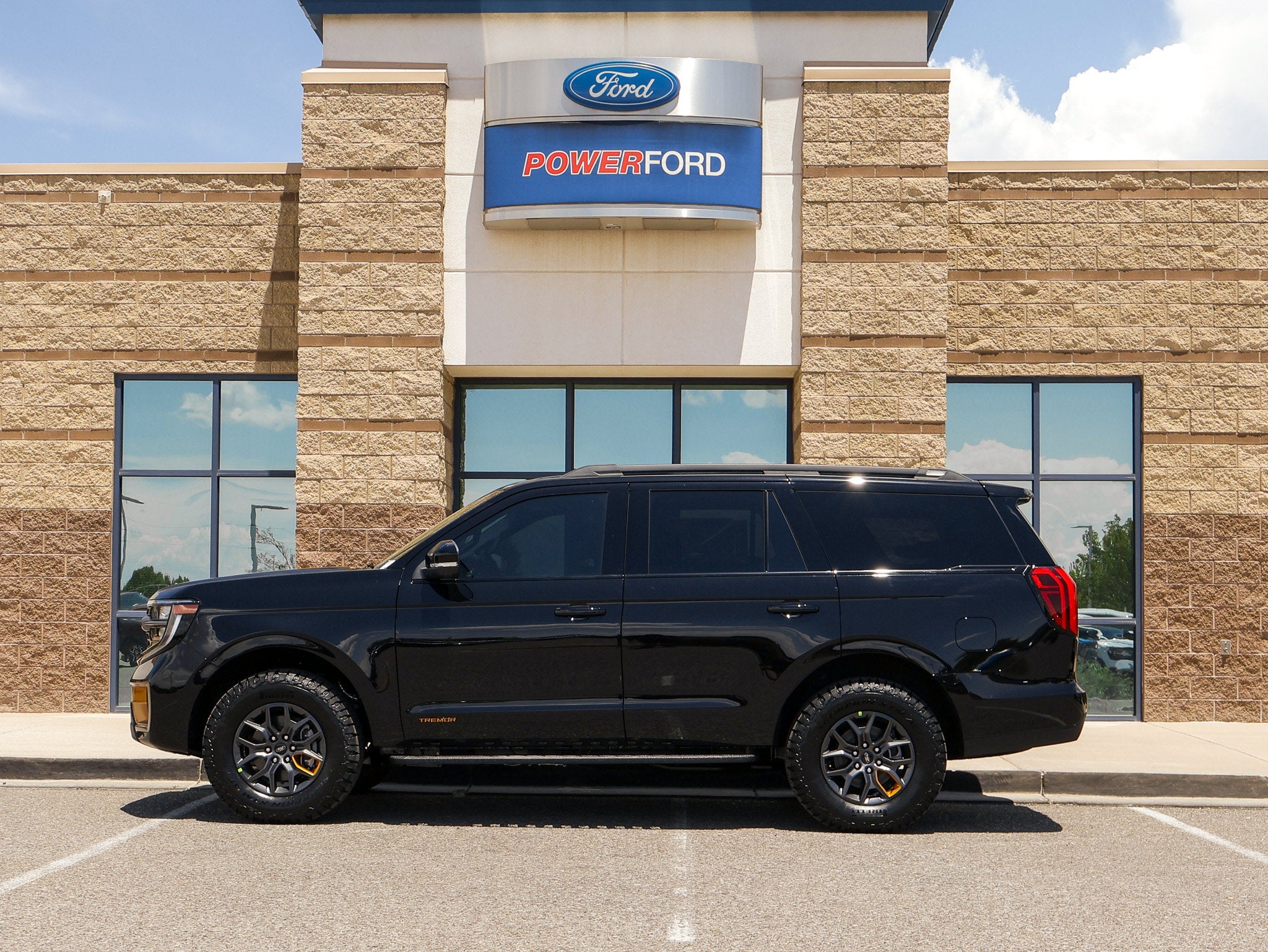 2027 Ford Expedition Tremor