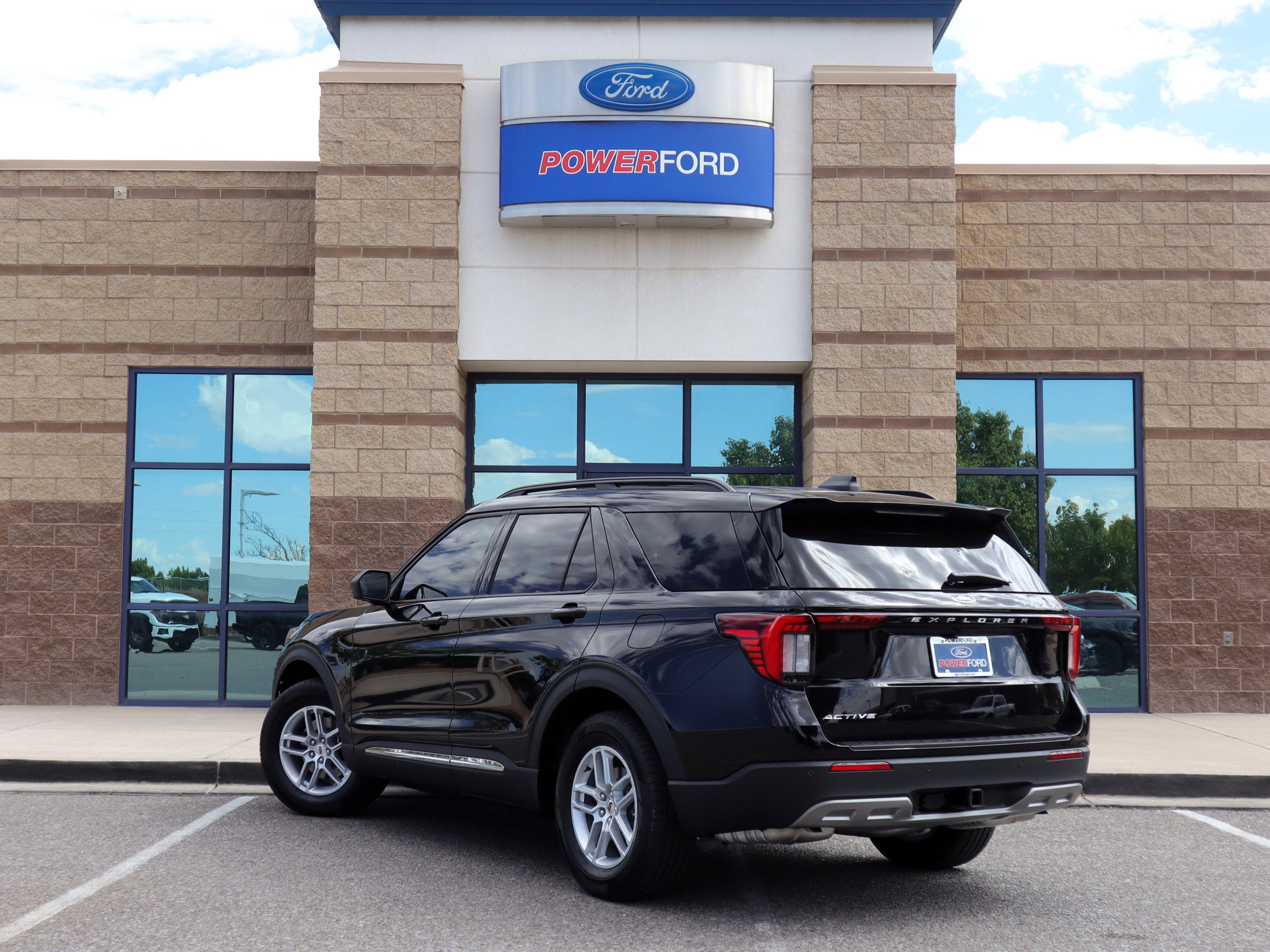 2025 Ford Explorer Active