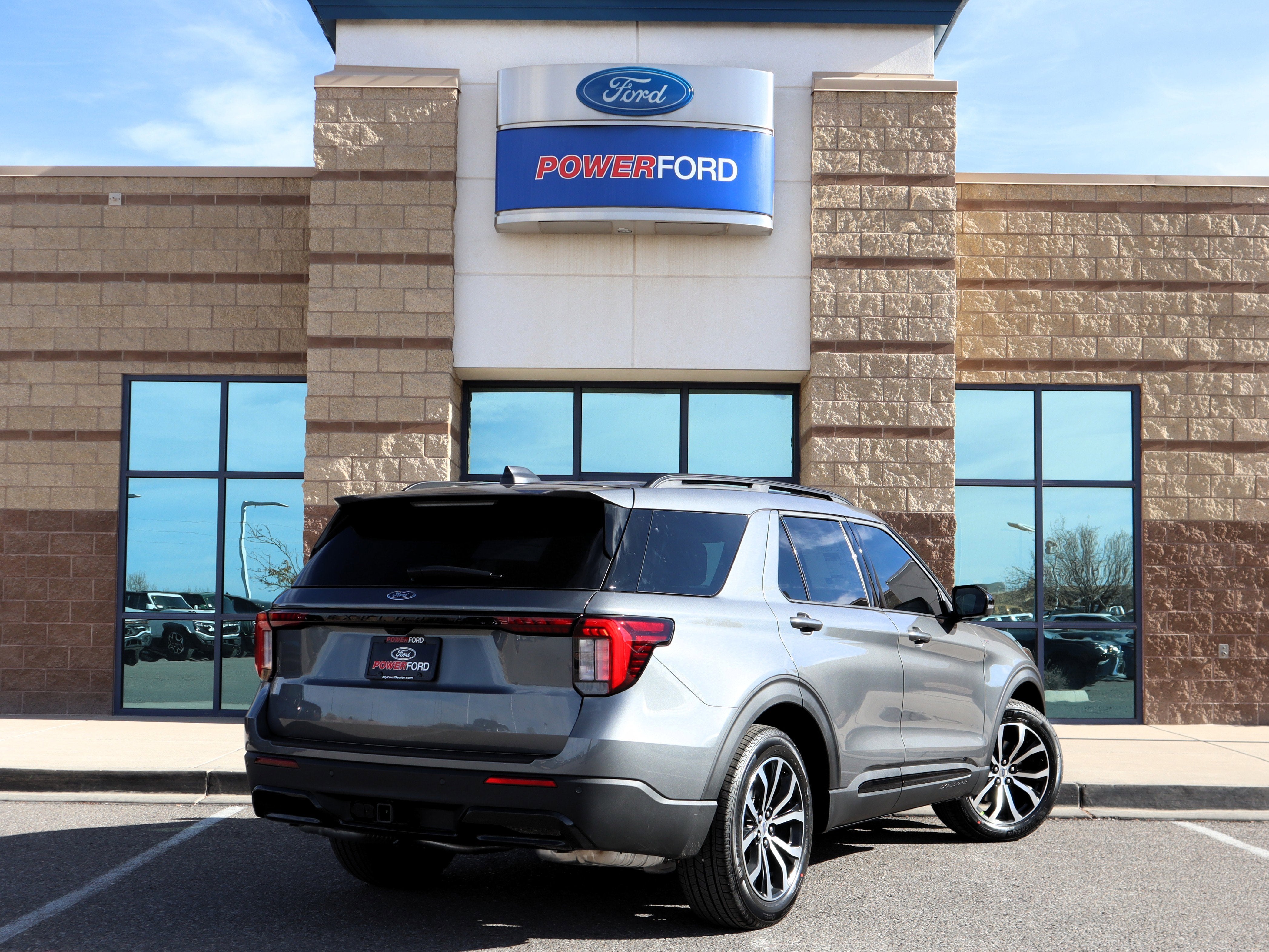 2026 Ford Explorer ST-Line